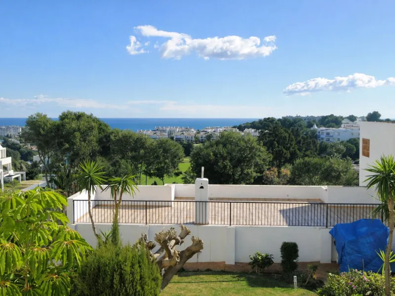 SPACIOUS APARTMENT WITH SEA, GOLF AND GARDEN VIEWS – MIRAFLORES