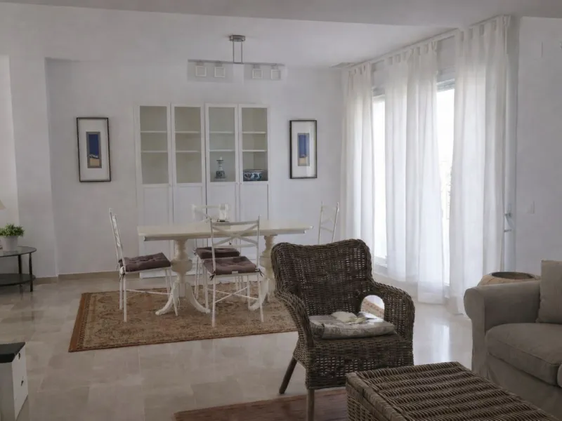 SPACIOUS APARTMENT WITH SEA, GOLF AND GARDEN VIEWS – MIRAFLORES