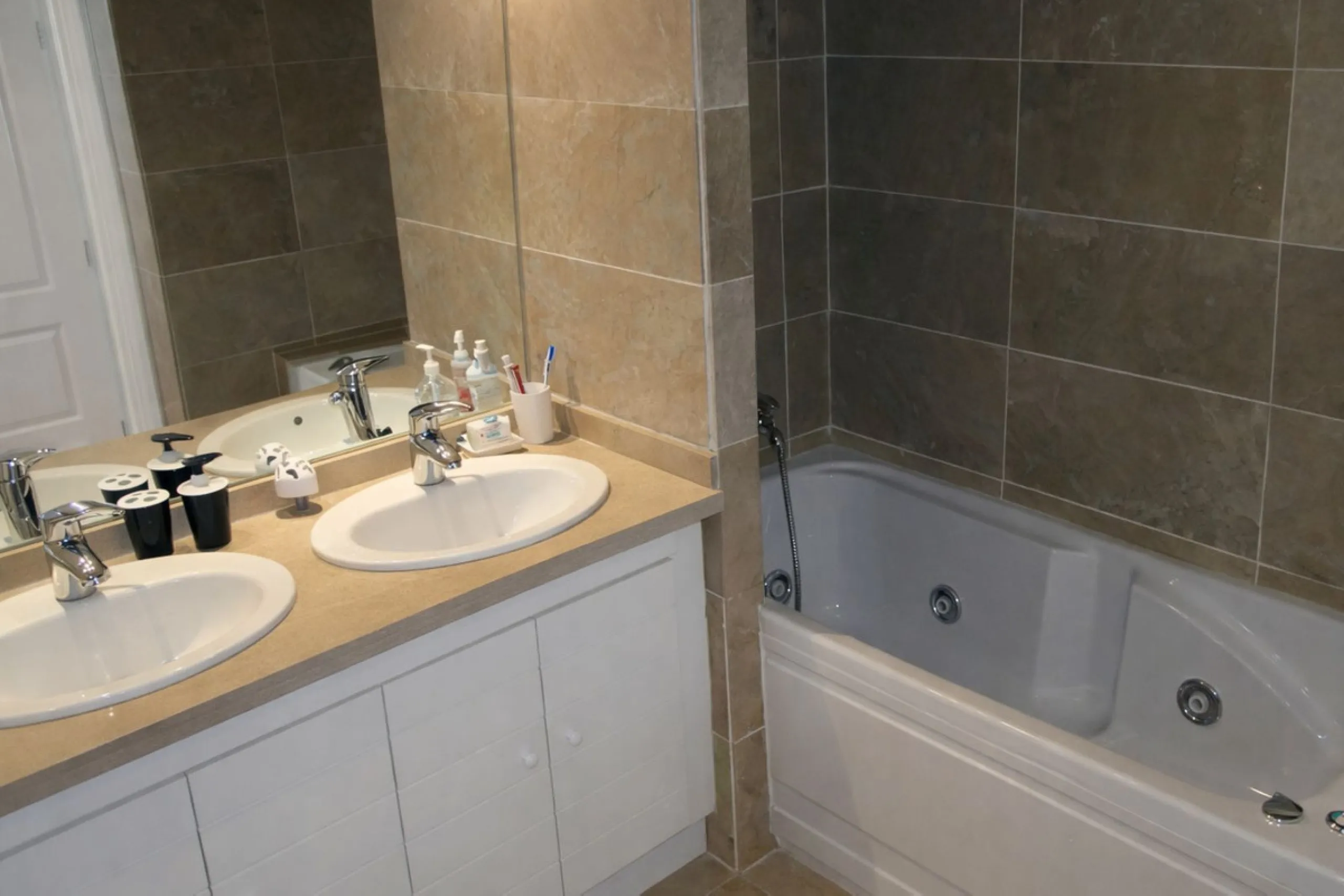 SPACIOUS APARTMENT WITH SEA, GOLF AND GARDEN VIEWS – MIRAFLORES