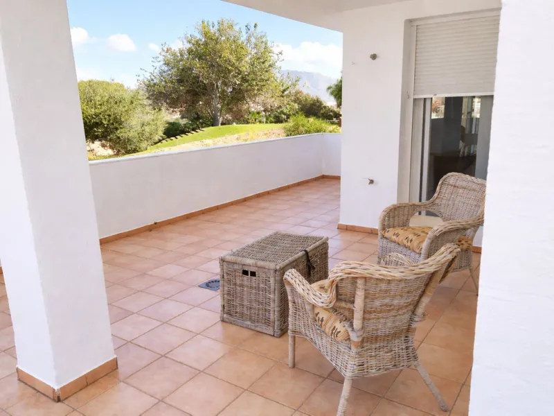 SPACIOUS APARTMENT WITH SEA, GOLF AND GARDEN VIEWS – MIRAFLORES