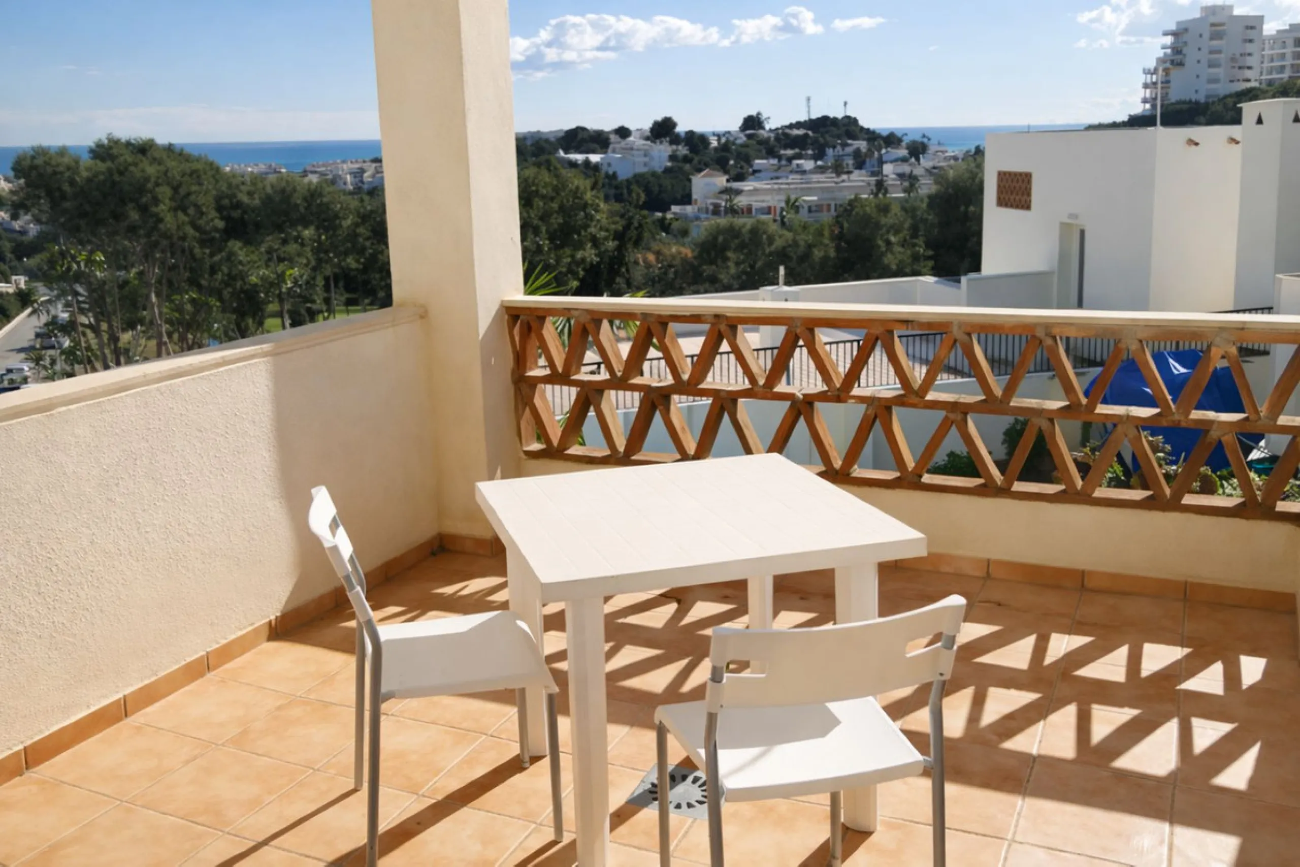 SPACIOUS APARTMENT WITH SEA, GOLF AND GARDEN VIEWS – MIRAFLORES