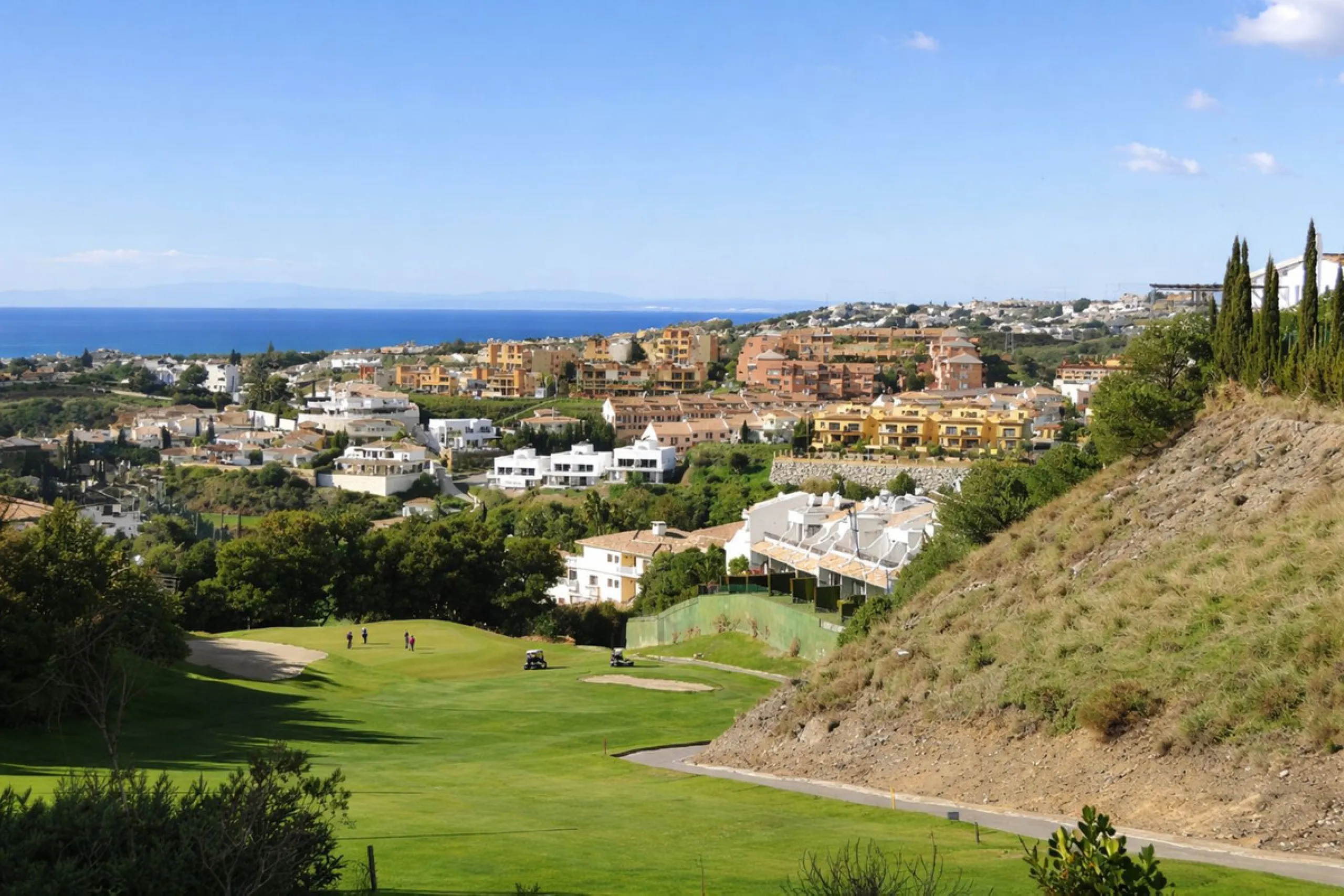 SPACIOUS APARTMENT WITH SEA, GOLF AND GARDEN VIEWS – MIRAFLORES
