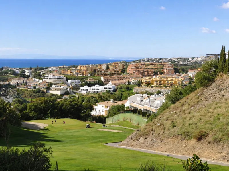 SPACIOUS APARTMENT WITH SEA, GOLF AND GARDEN VIEWS – MIRAFLORES