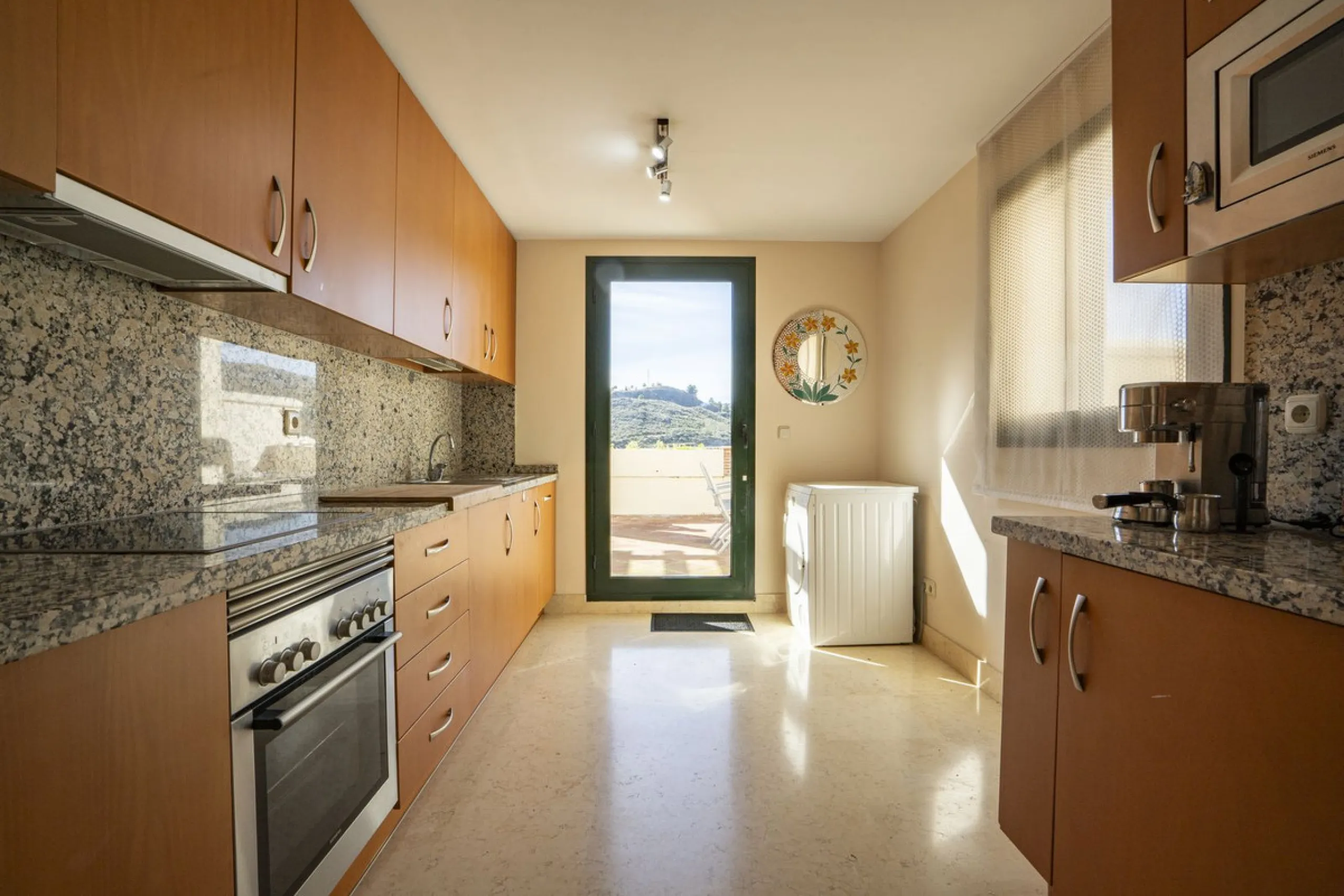 This exceptional duplex penthouse is located within an exclusive residential community, set in the heart of the El Higueral Golf Course. Surrounded by over 50,000 m² of beautifully landscaped communal gardens, the property offers a refined lifestyle defin