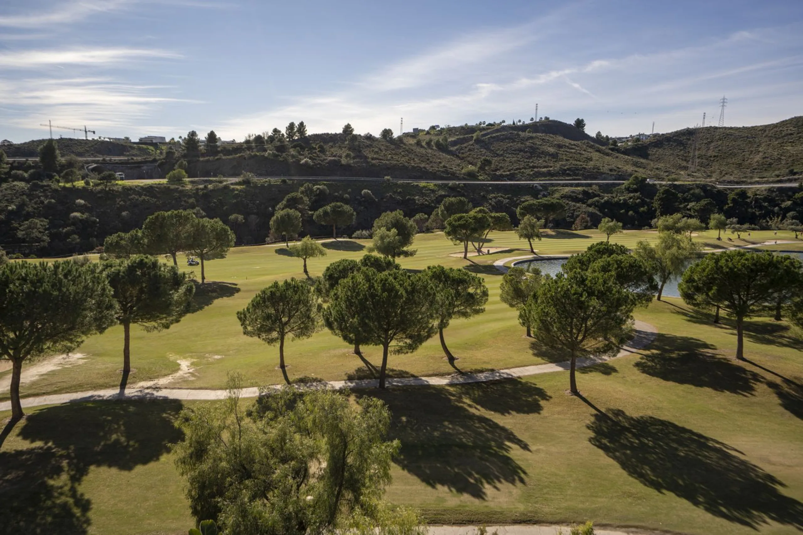 This exceptional duplex penthouse is located within an exclusive residential community, set in the heart of the El Higueral Golf Course. Surrounded by over 50,000 m² of beautifully landscaped communal gardens, the property offers a refined lifestyle defin