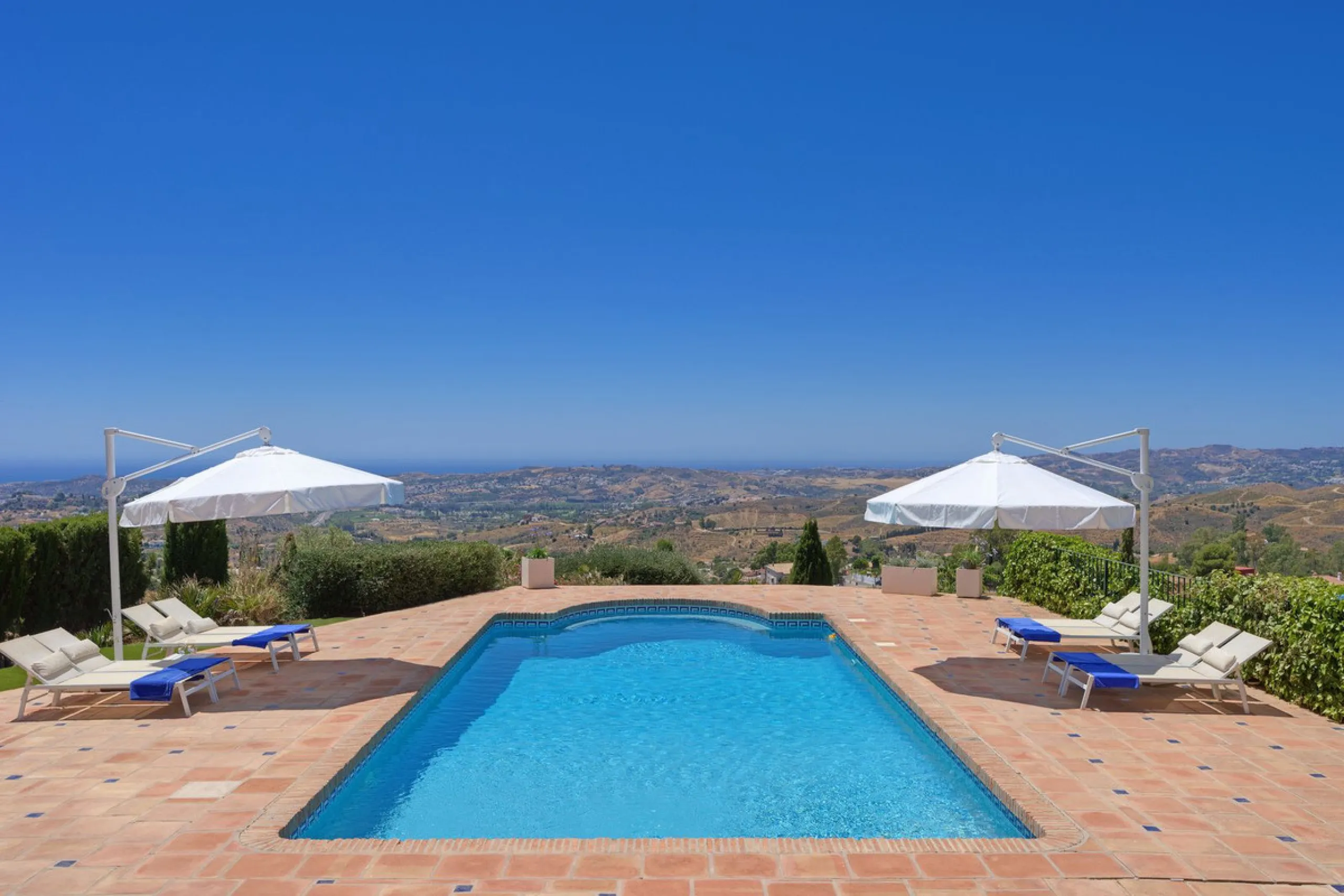 Where the Mediterranean meets the Atlas Mountains: the majesty of this villa in La Alquería Mijas