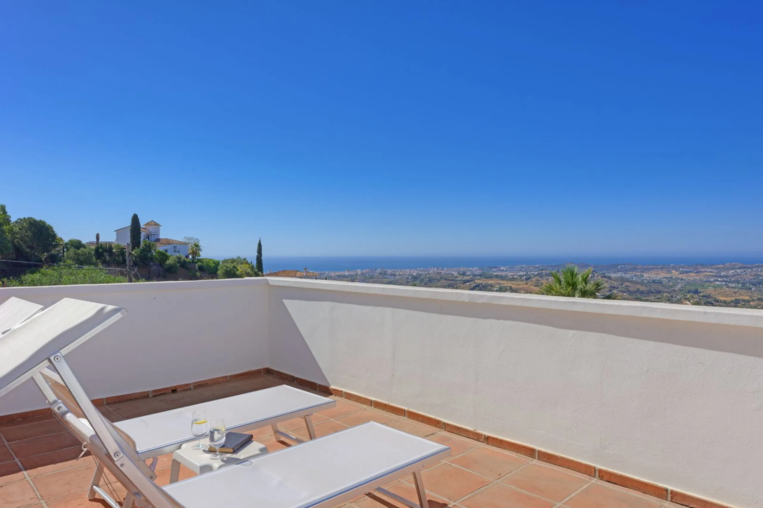 Where the Mediterranean meets the Atlas Mountains: the majesty of this villa in La Alquería Mijas