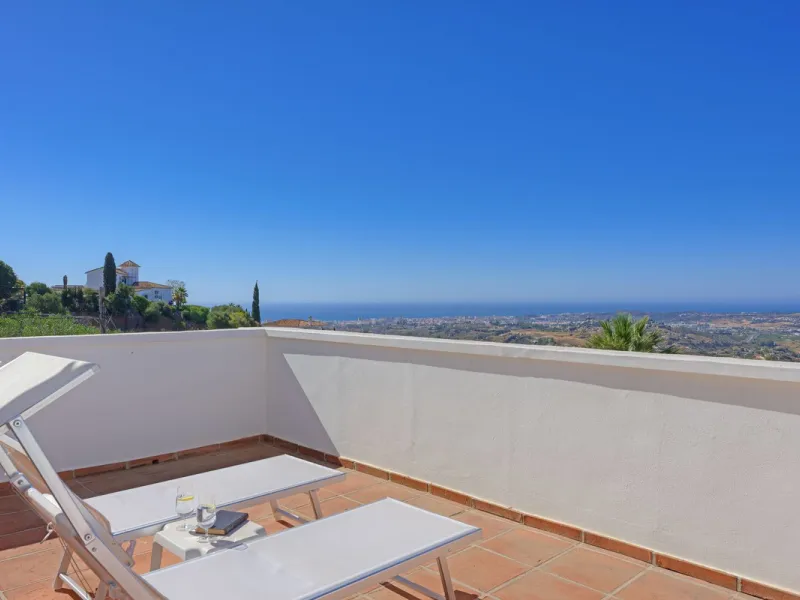 Where the Mediterranean meets the Atlas Mountains: the majesty of this villa in La Alquería Mijas