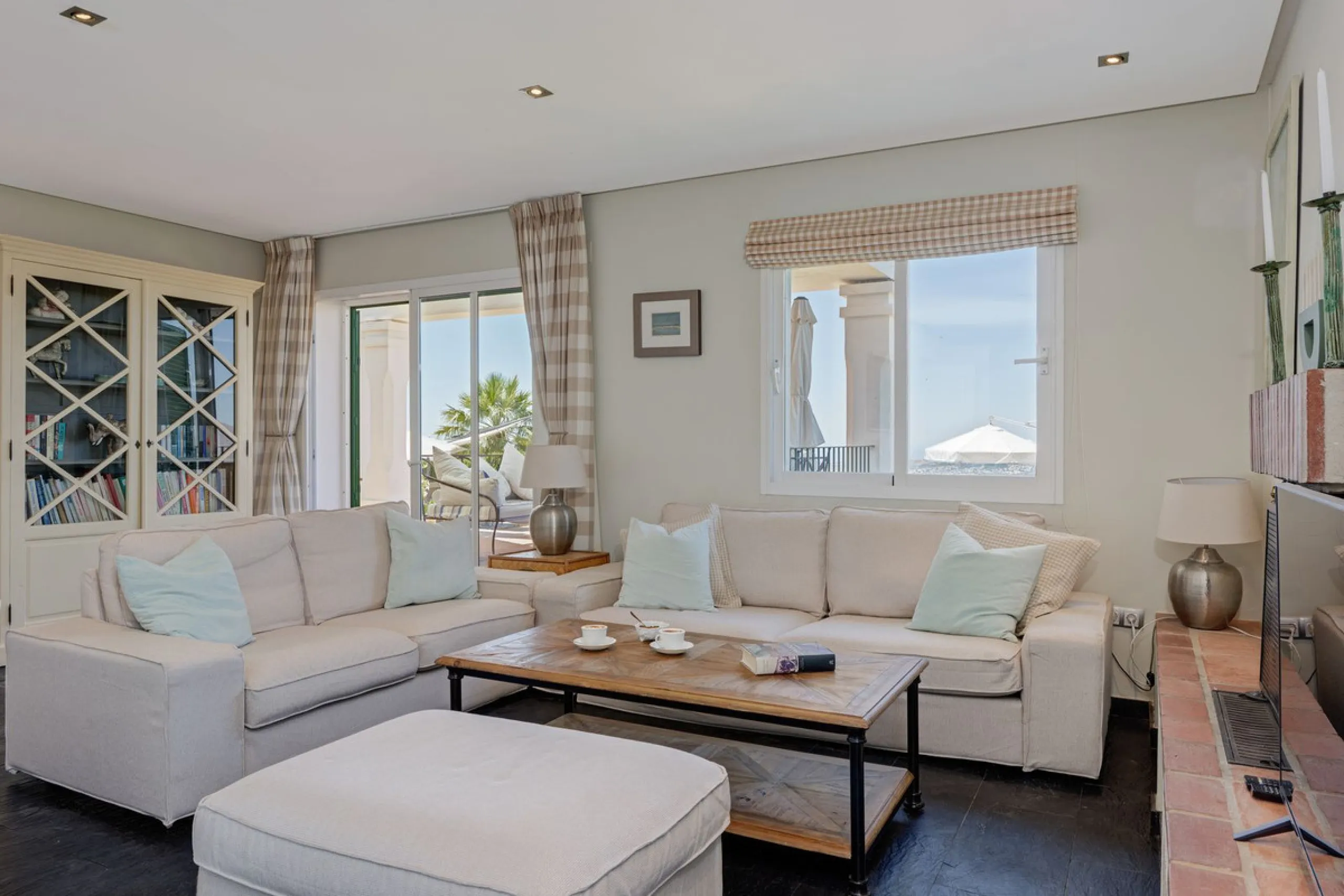 Where the Mediterranean meets the Atlas Mountains: the majesty of this villa in La Alquería Mijas