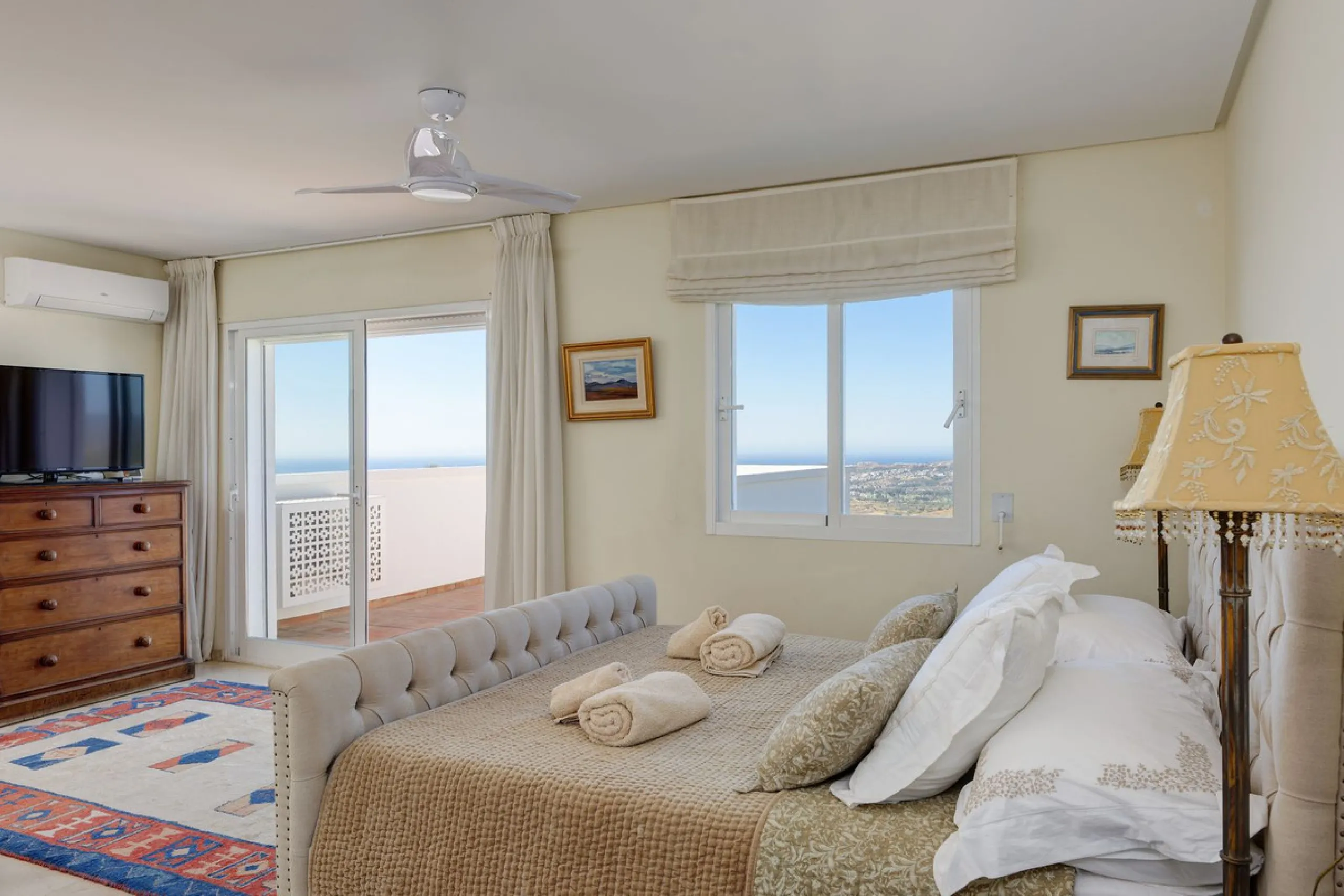 Where the Mediterranean meets the Atlas Mountains: the majesty of this villa in La Alquería Mijas