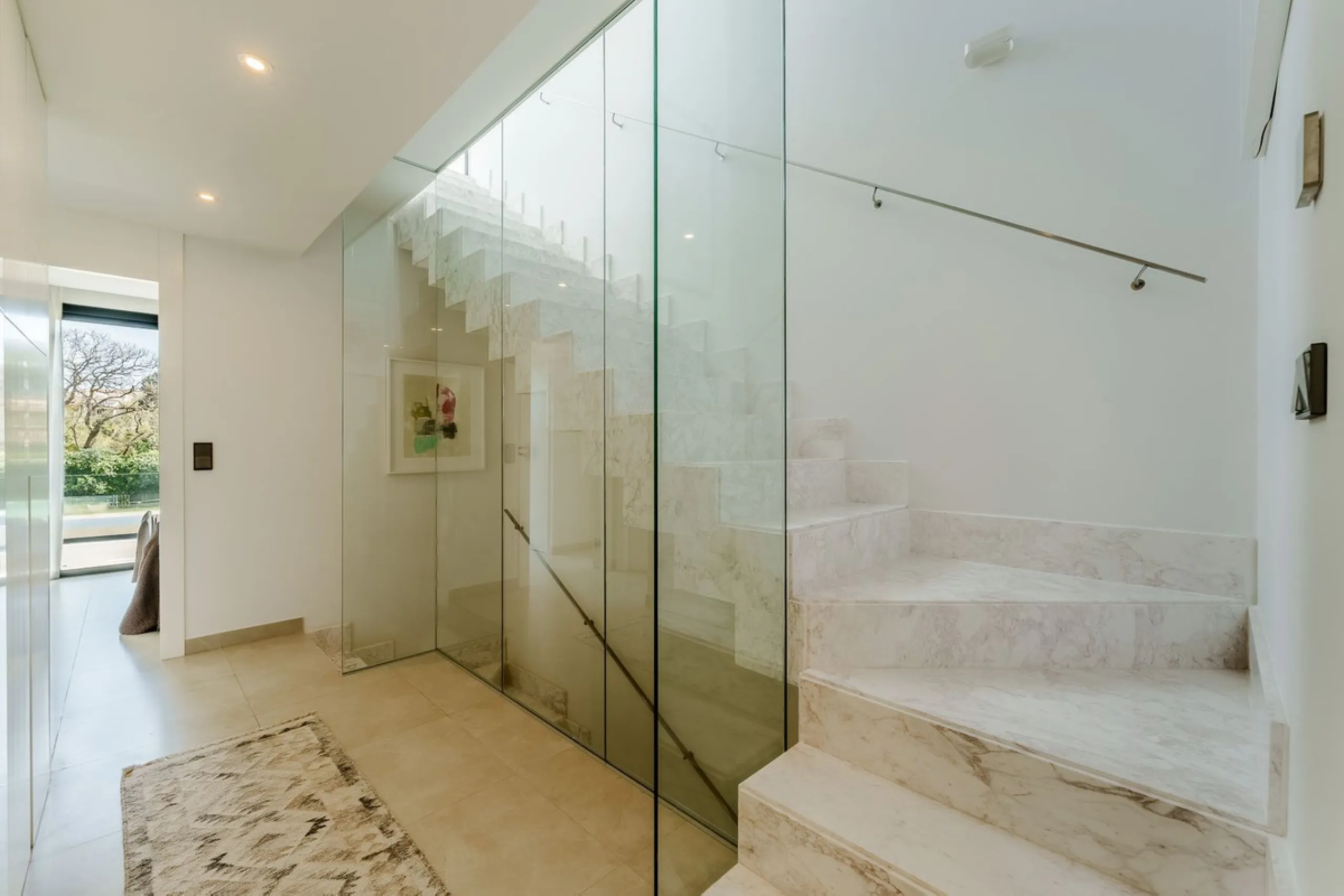 House - Semi-Detached House в продаже в Marbella, Málaga. В доме 5 спален и 4 ванных комнат. Площадь дома 297 м²