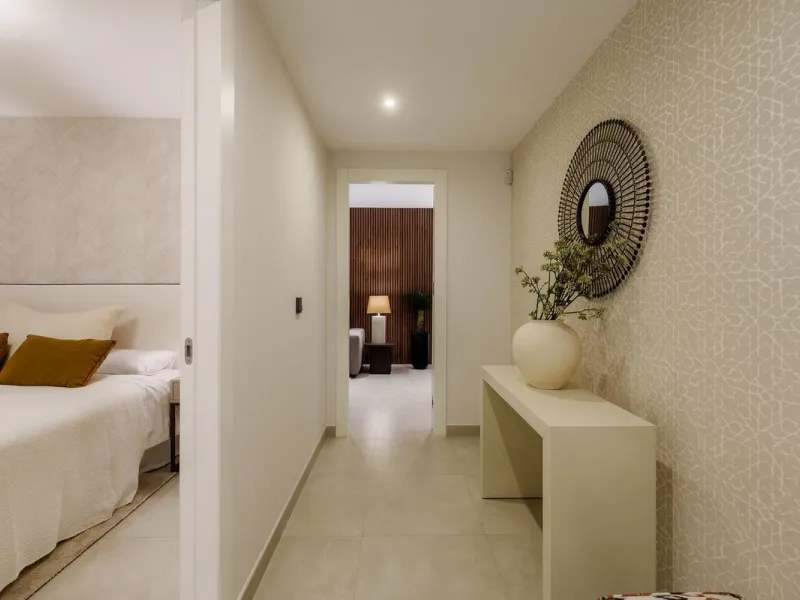 House - Semi-Detached House в продаже в Marbella, Málaga. В доме 5 спален и 4 ванных комнат. Площадь дома 297 м²