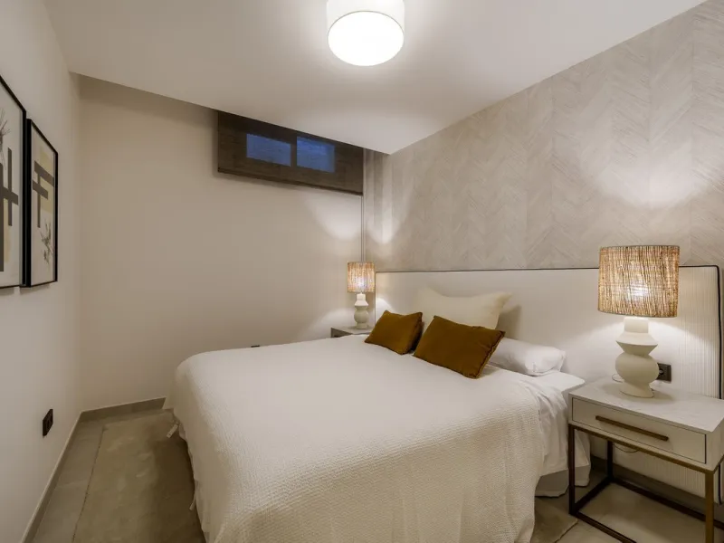 House - Semi-Detached House в продаже в Marbella, Málaga. В доме 5 спален и 4 ванных комнат. Площадь дома 297 м²