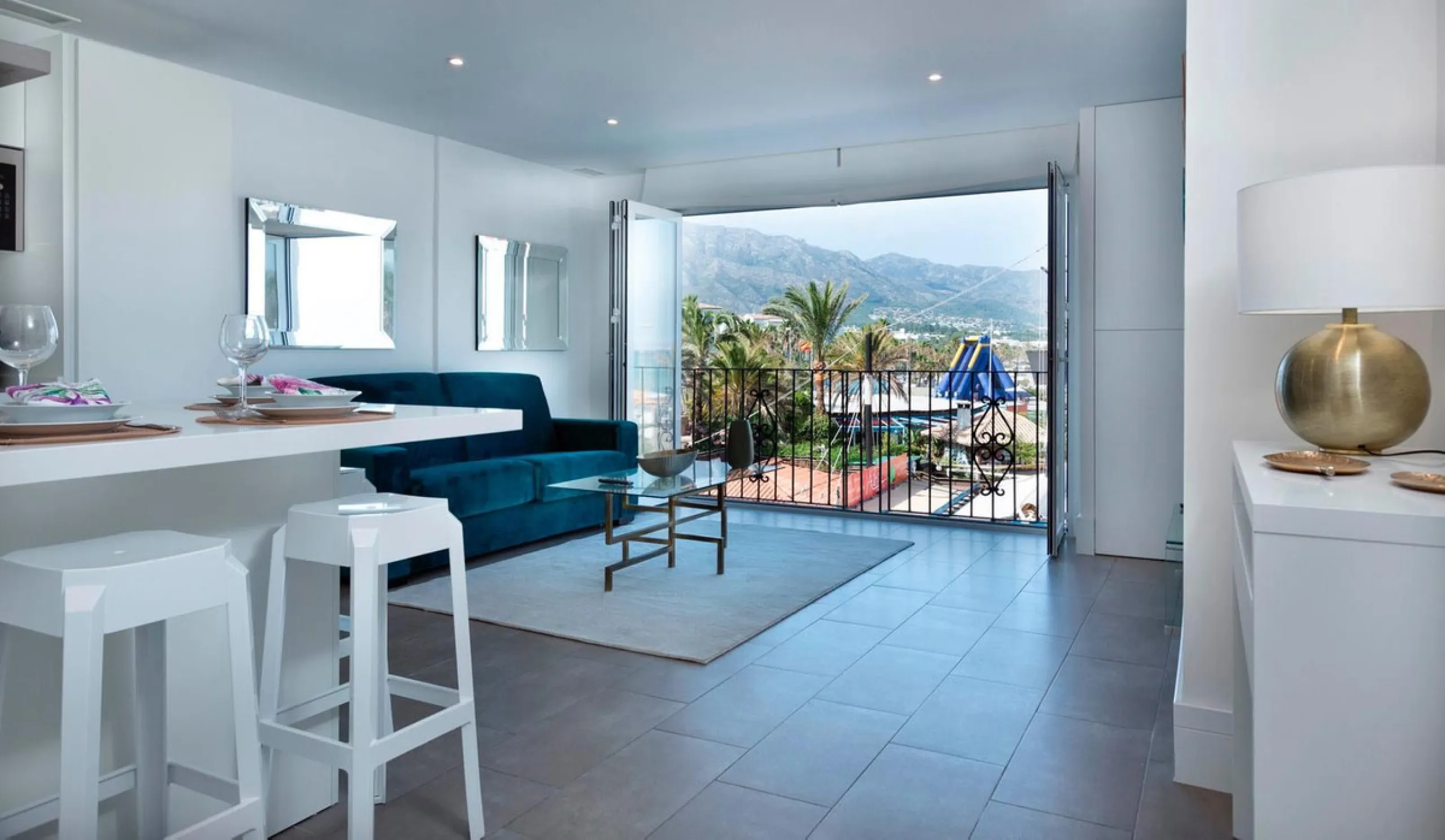 Beachfront Apartment in Puerto Banús with Sea & La Concha Views