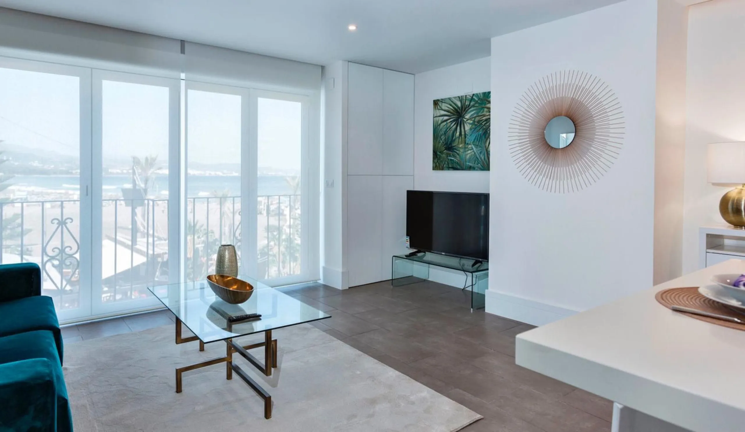 Beachfront Apartment in Puerto Banús with Sea & La Concha Views