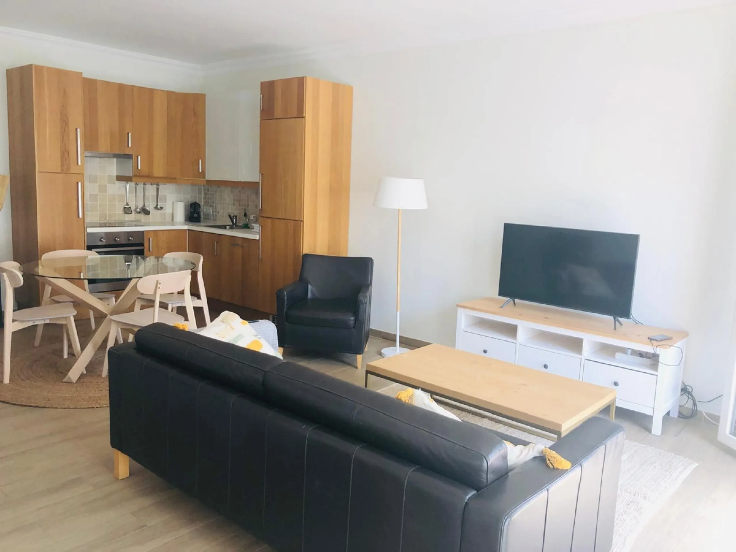 Apartment - Middle Floor Apartment в продаже в Marbella, Málaga. В доме 1 спален и 1 ванных комнат. Площадь дома 57 м²