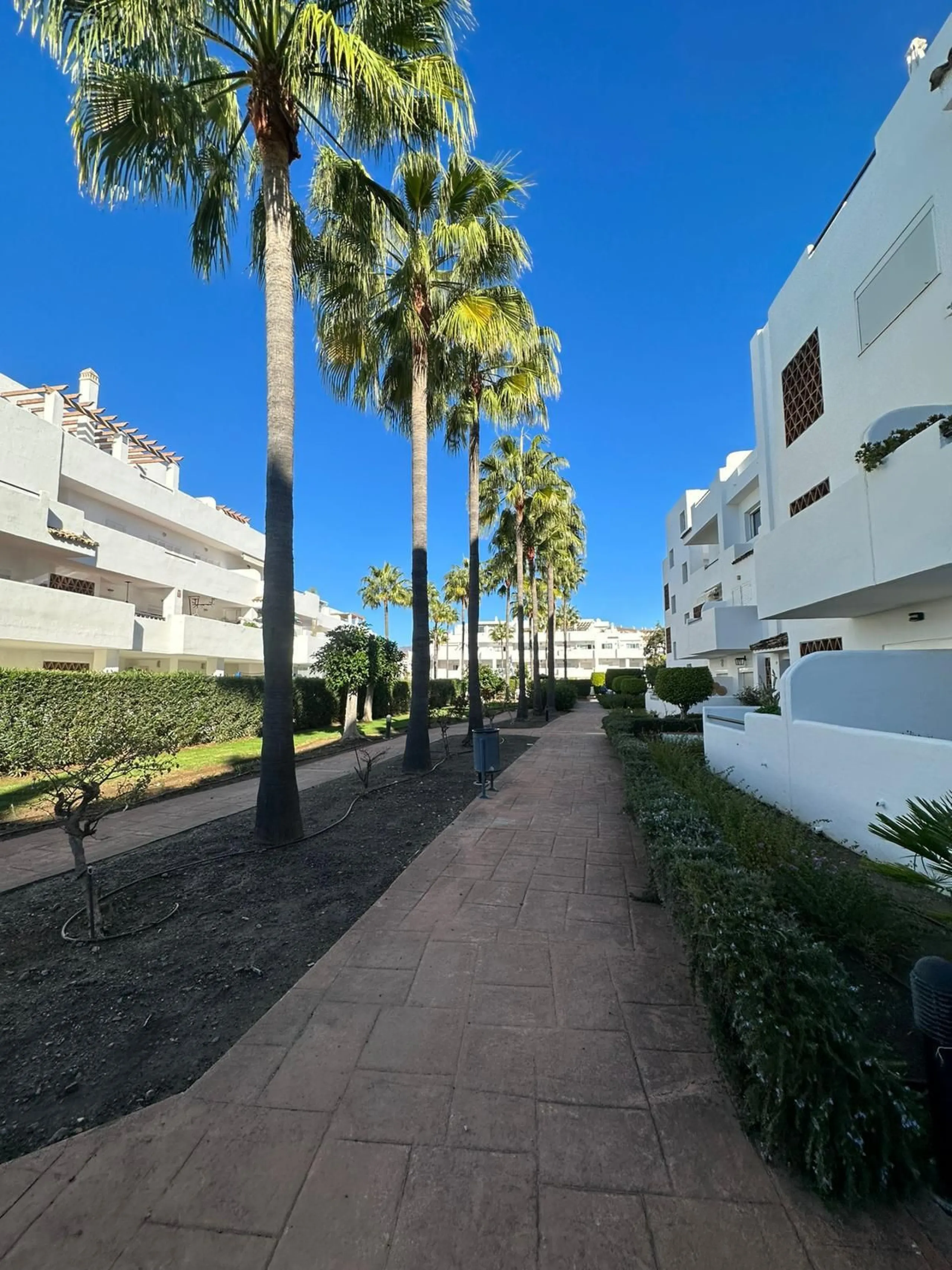 Апартамент средний этаж, Selwo, Costa del Sol