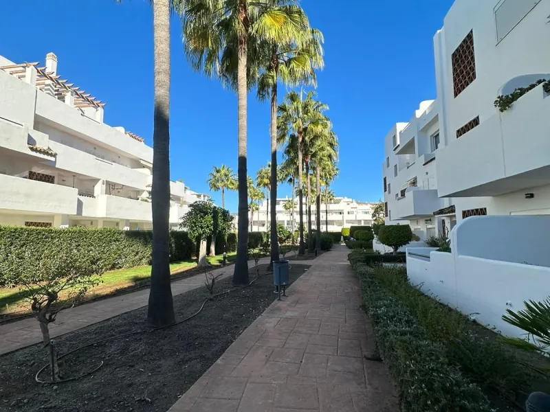 Апартамент средний этаж, Selwo, Costa del Sol