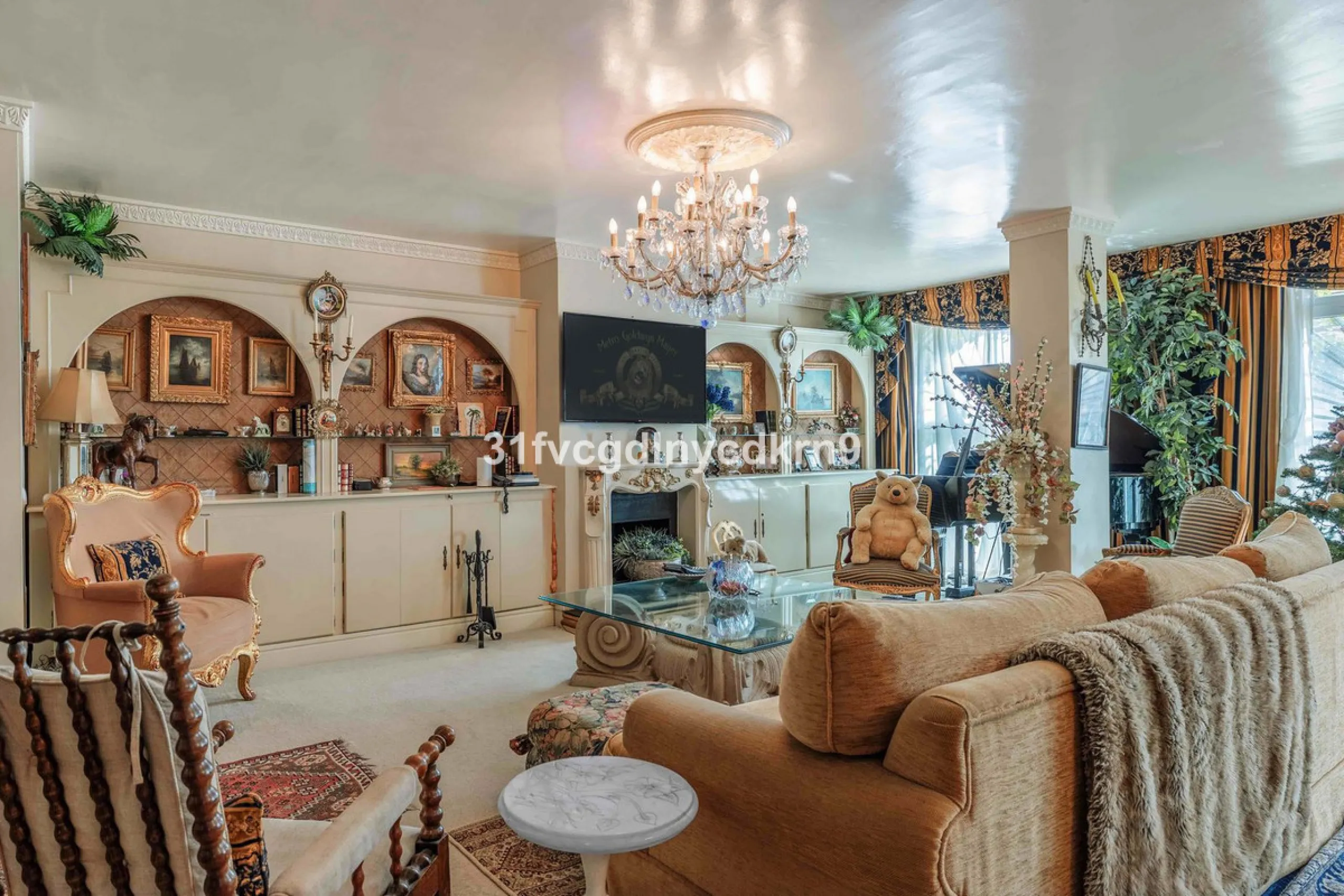 Presenting an exceptional duplex sanctuary nestled within the prestigious Belgravia complex, mere steps from Estepona's vibrant harbor and sun-kissed shores. Originally conceived as separate ground-floor and mezzanine units, this residence has been master