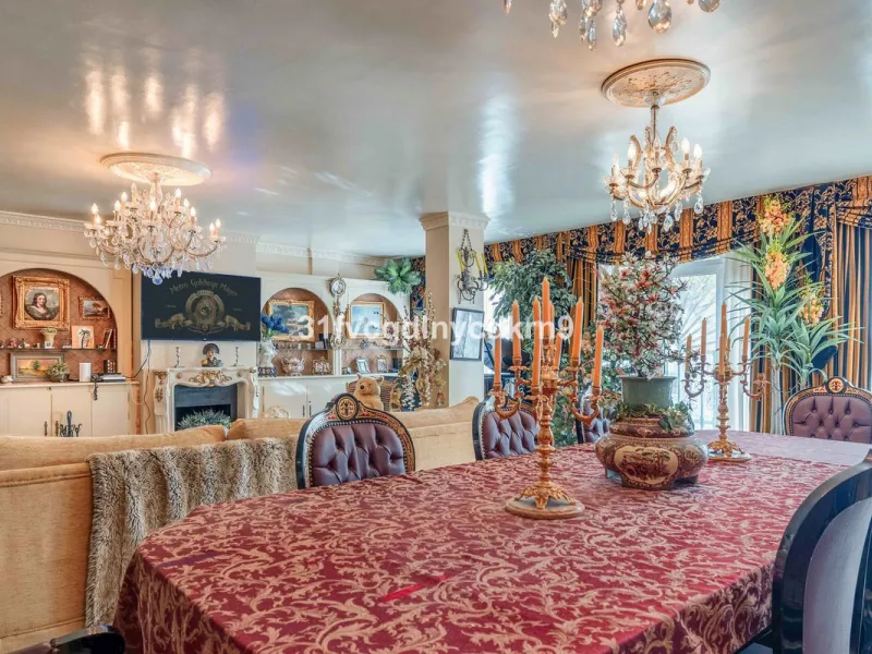 Presenting an exceptional duplex sanctuary nestled within the prestigious Belgravia complex, mere steps from Estepona's vibrant harbor and sun-kissed shores. Originally conceived as separate ground-floor and mezzanine units, this residence has been master