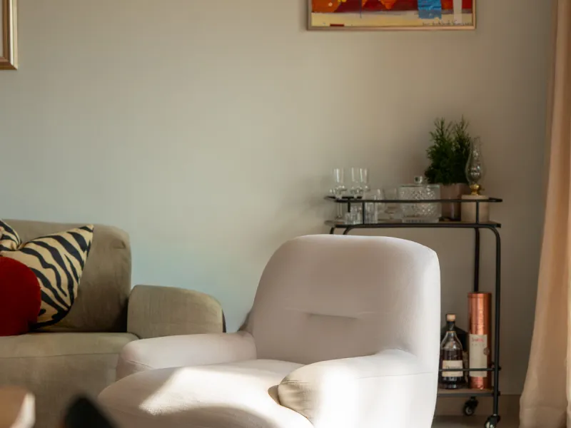 This exceptional, newly renovated townhouse is located in the sought-after urbanisation Condes de Iza, ideally positioned between Nueva Andalucía and San Pedro in Marbella. Enjoying a prime southwest orientation and an open outlook with no properties dire