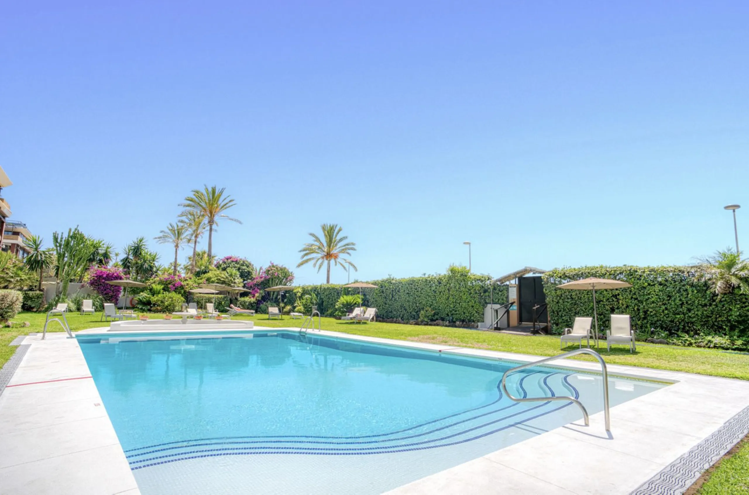 Apartment - Ground Floor Apartment в продаже в Marbella, Málaga. В доме 2 спален и 2 ванных комнат. Площадь дома 140 м²