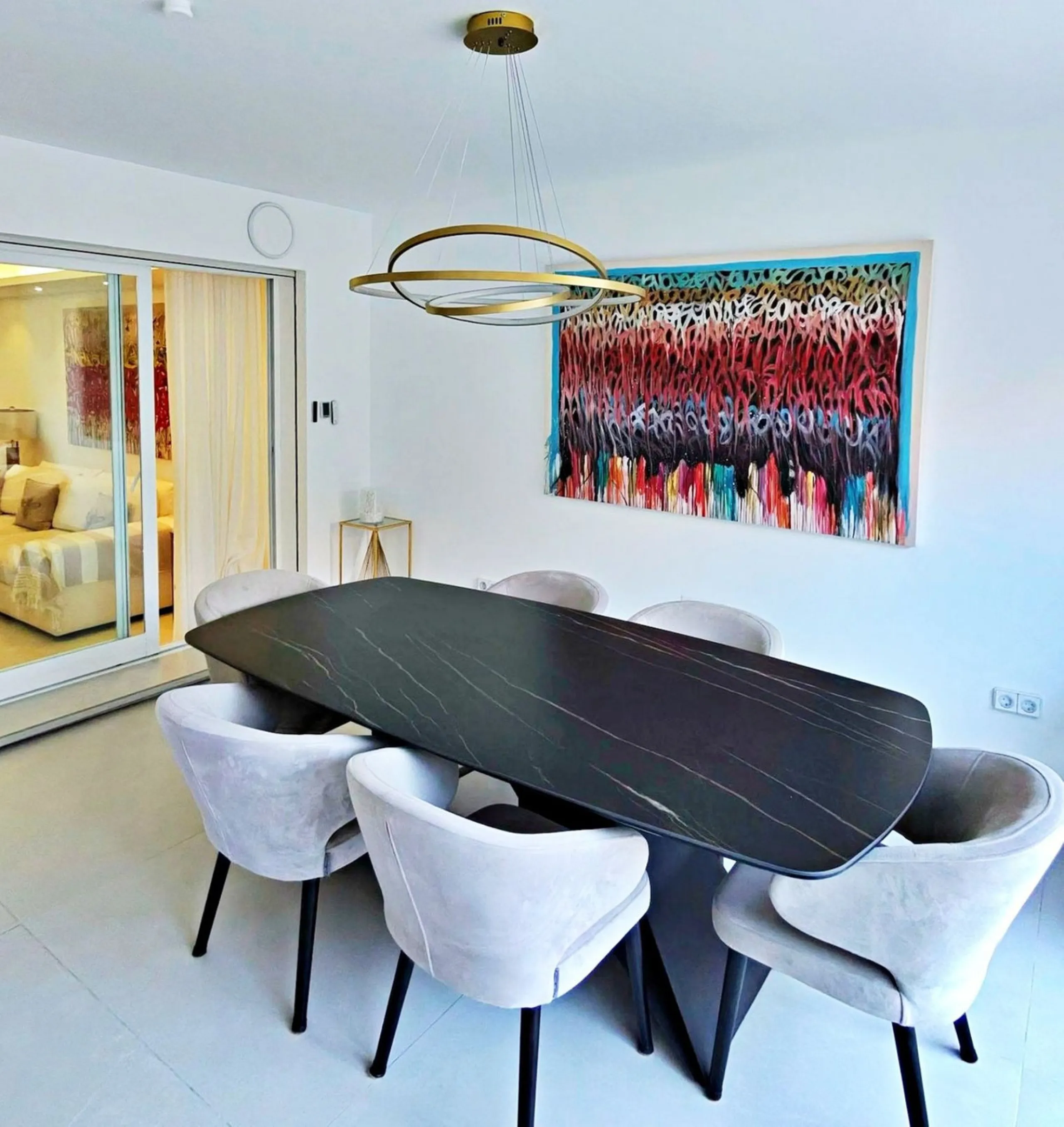 Apartment - Ground Floor Apartment в продаже в Marbella, Málaga. В доме 2 спален и 2 ванных комнат. Площадь дома 140 м²