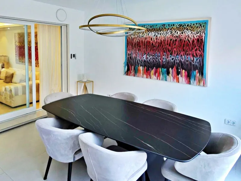 Apartment - Ground Floor Apartment в продаже в Marbella, Málaga. В доме 2 спален и 2 ванных комнат. Площадь дома 140 м²