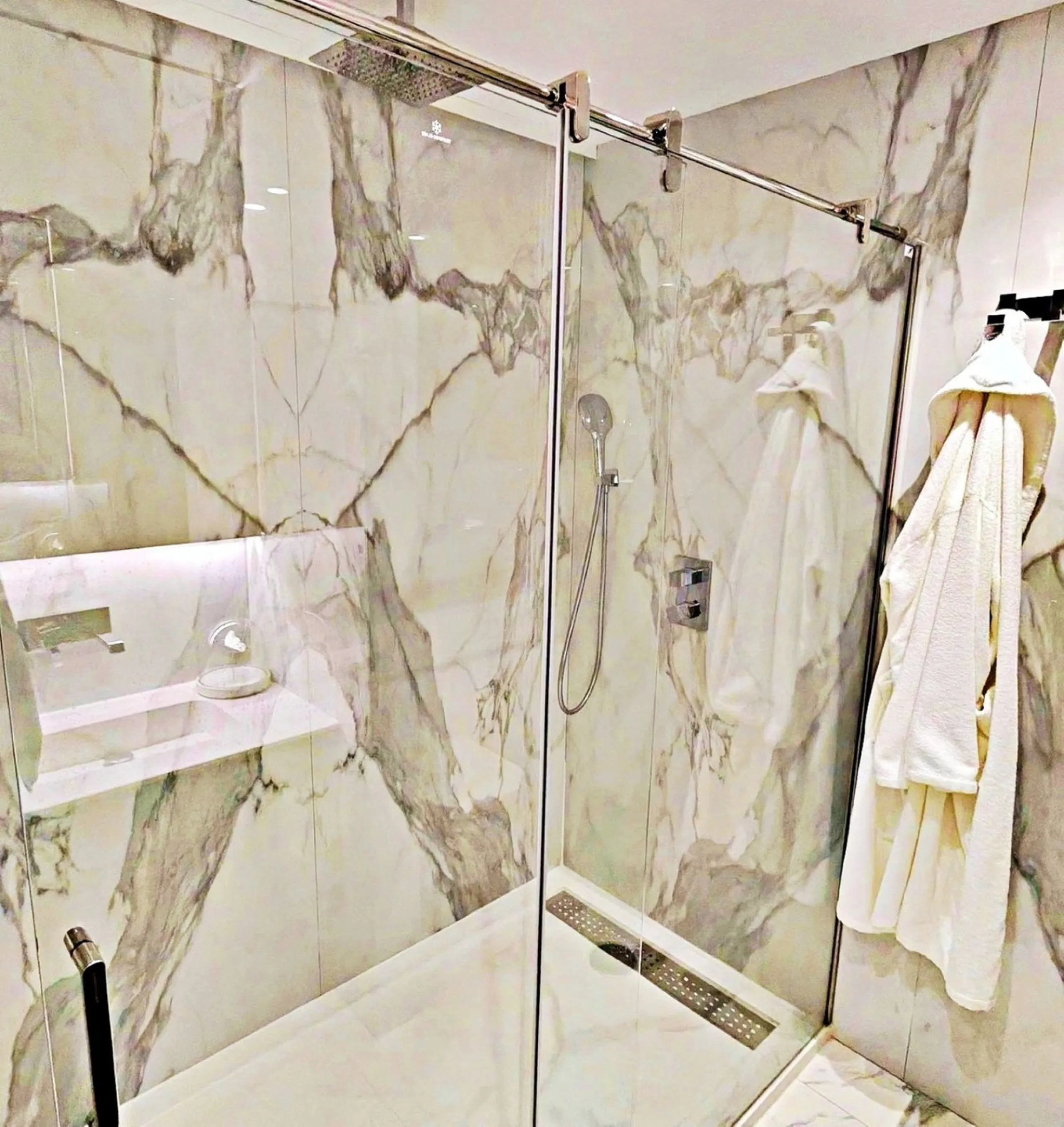 Apartment - Ground Floor Apartment в продаже в Marbella, Málaga. В доме 2 спален и 2 ванных комнат. Площадь дома 140 м²