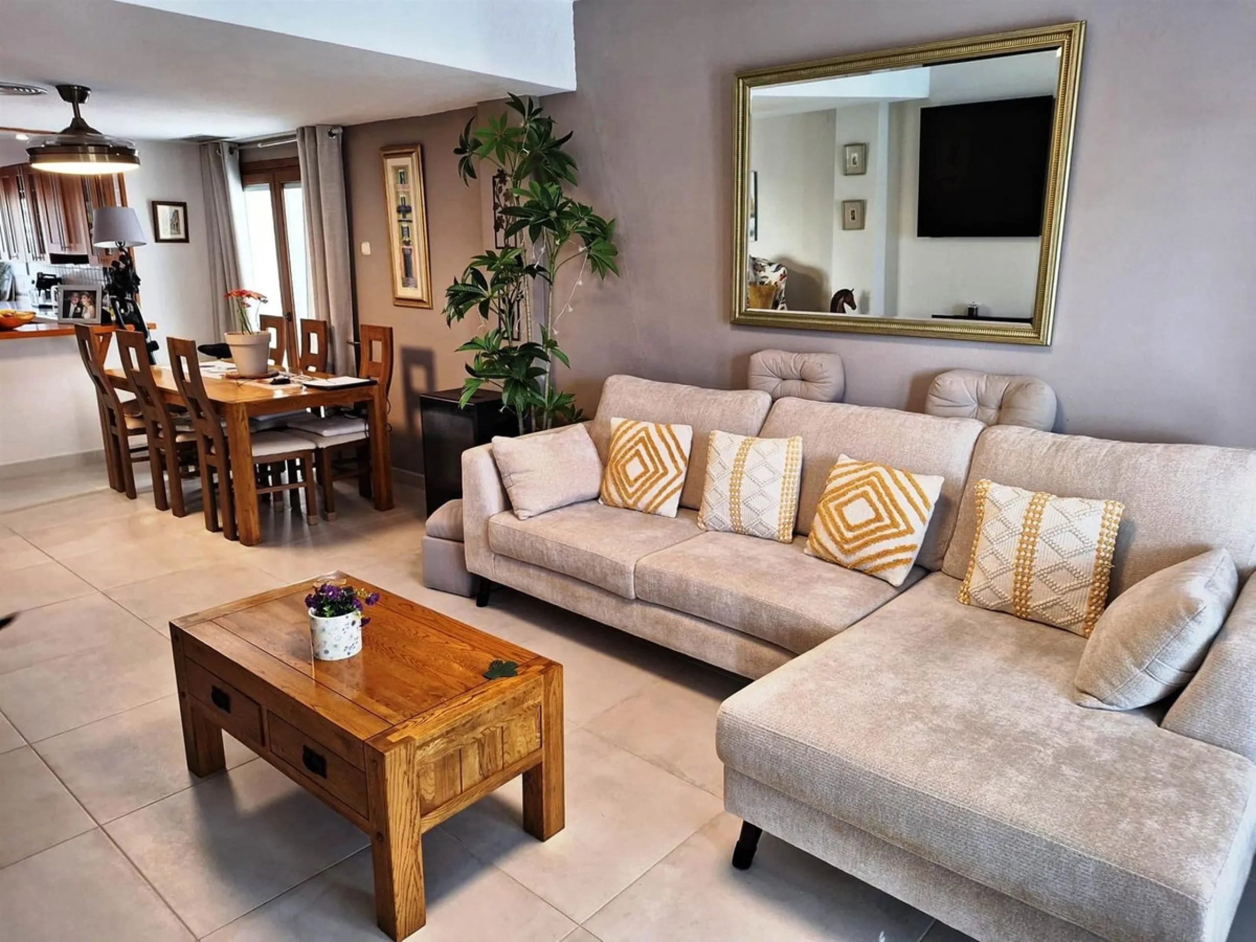 Apartment - Penthouse в продаже в Manilva, Málaga. В доме 4 спален и 3 ванных комнат. Площадь дома 155 м²