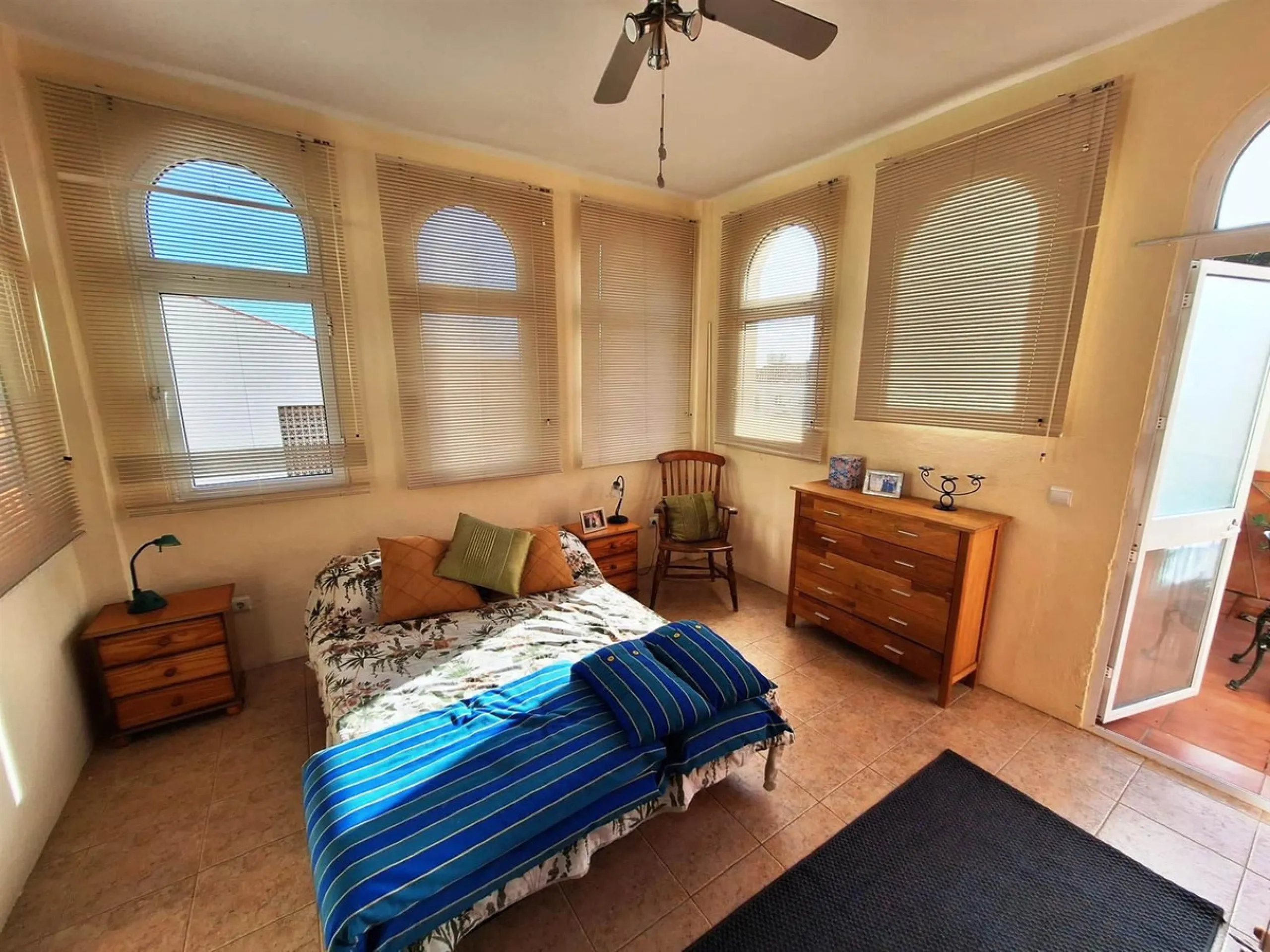 Apartment - Penthouse в продаже в Manilva, Málaga. В доме 4 спален и 3 ванных комнат. Площадь дома 155 м²