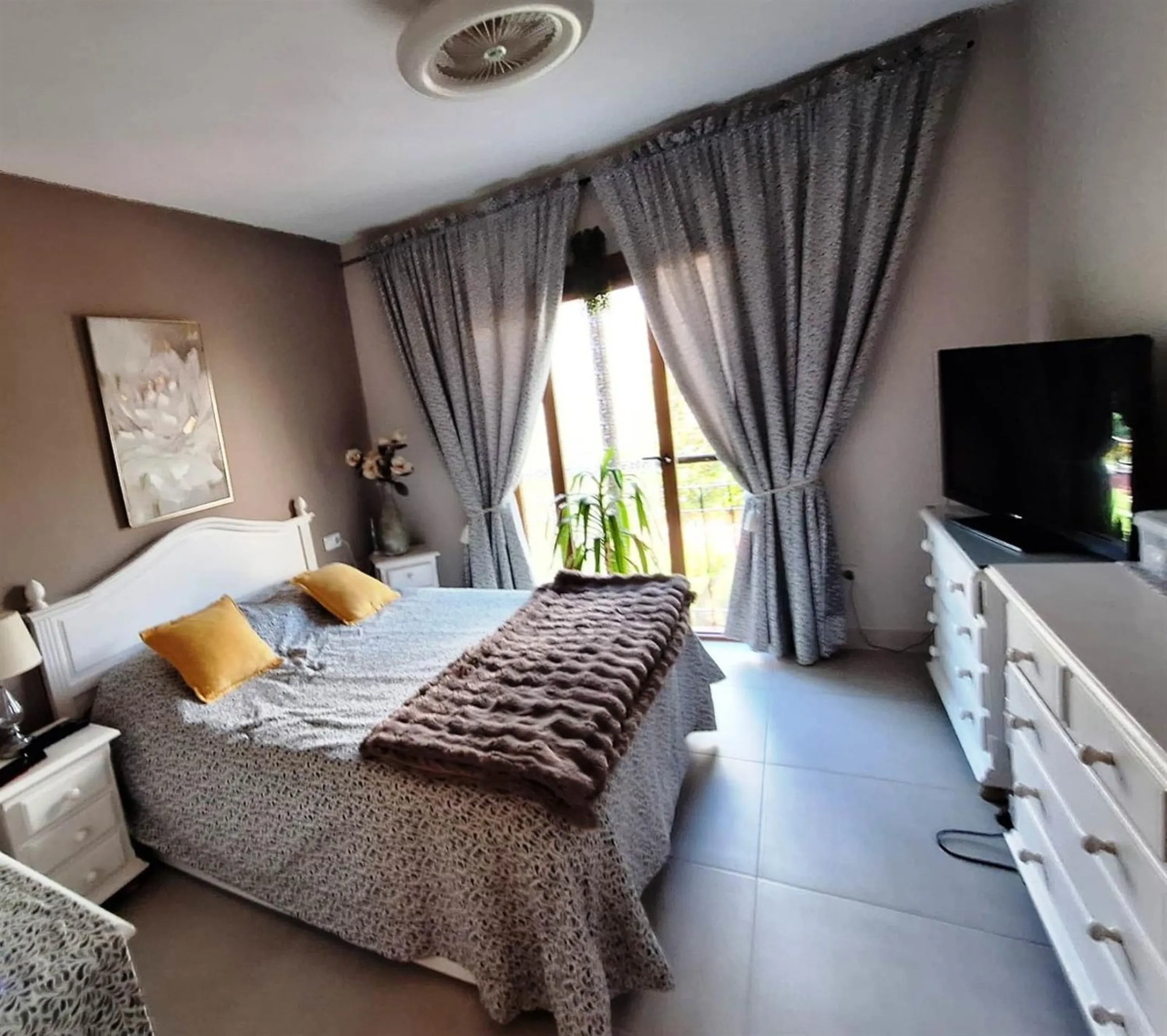 Apartment - Penthouse в продаже в Manilva, Málaga. В доме 4 спален и 3 ванных комнат. Площадь дома 155 м²