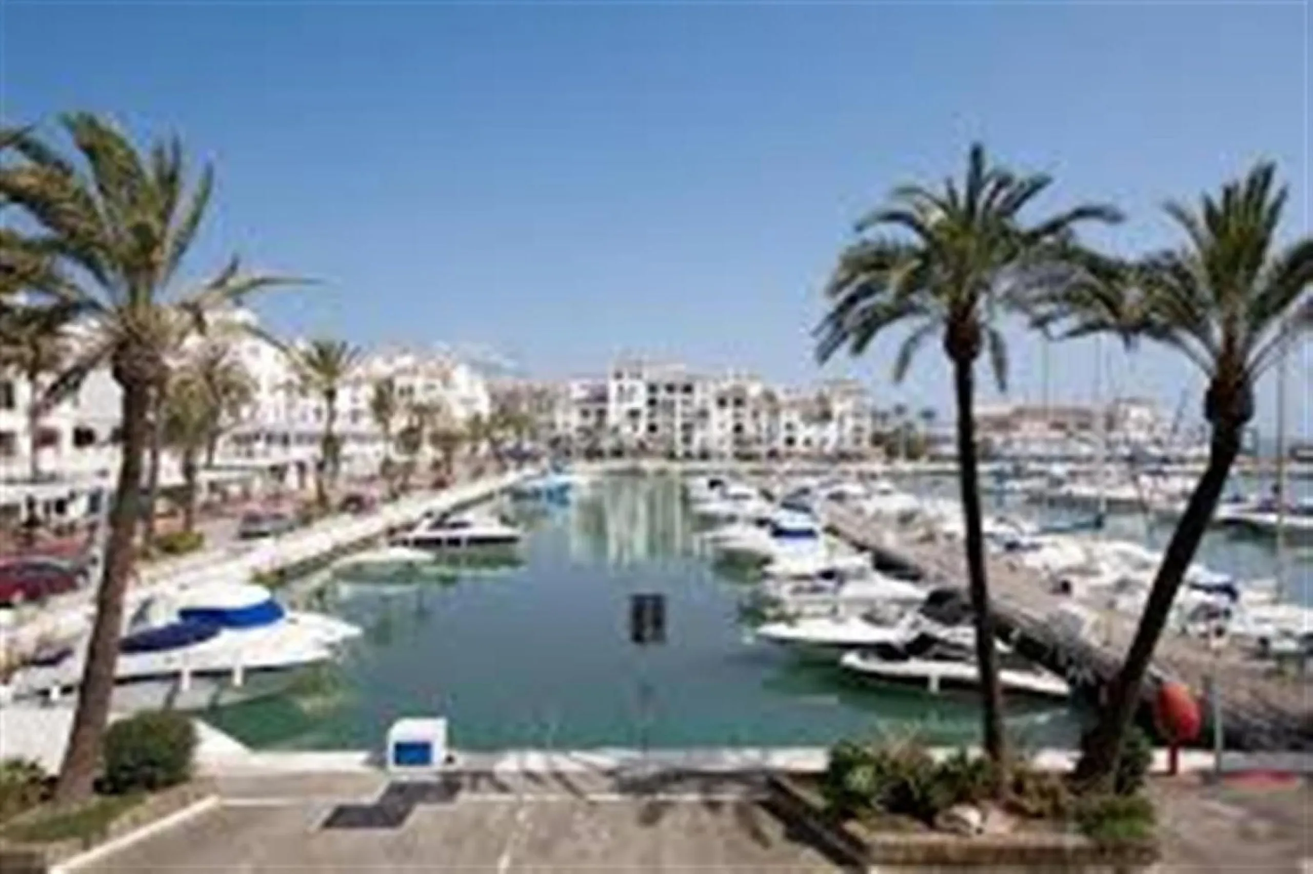 Apartment - Penthouse в продаже в Manilva, Málaga. В доме 4 спален и 3 ванных комнат. Площадь дома 155 м²