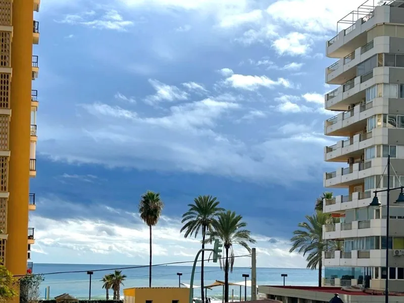 Stunning Fully Renovated 3 Bed Apartment With Sea View Just 50m from the Beach – Torreblanca, Fuengirola