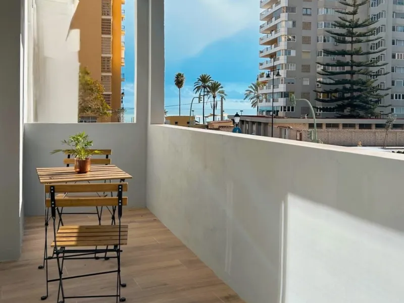 Stunning Fully Renovated 3 Bed Apartment With Sea View Just 50m from the Beach – Torreblanca, Fuengirola