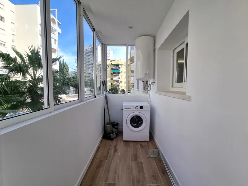 Stunning Fully Renovated 3 Bed Apartment With Sea View Just 50m from the Beach – Torreblanca, Fuengirola