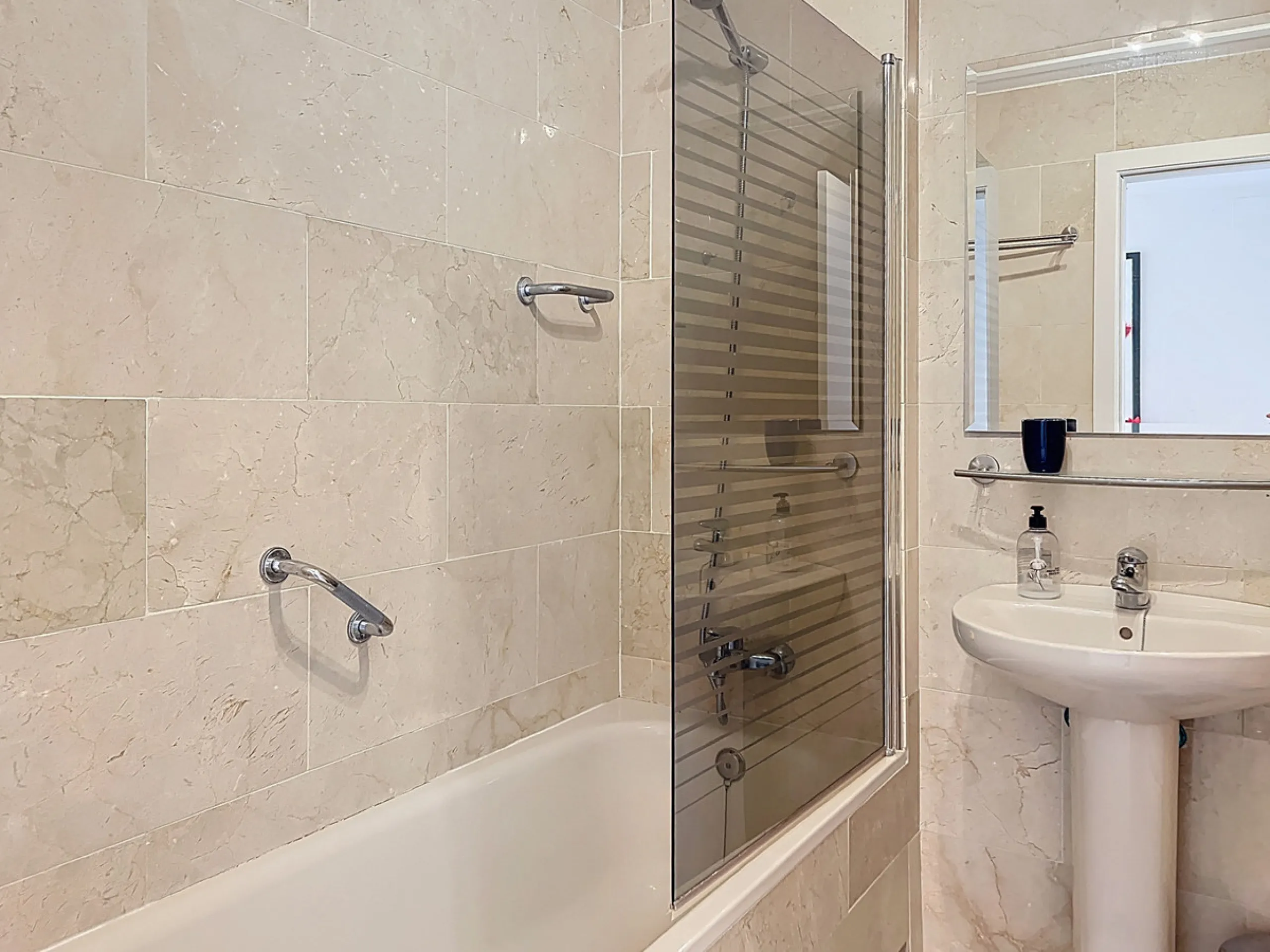 Exceptional 2-Bedroom Penthouse with Sea & Gibraltar Views near Sotogrande