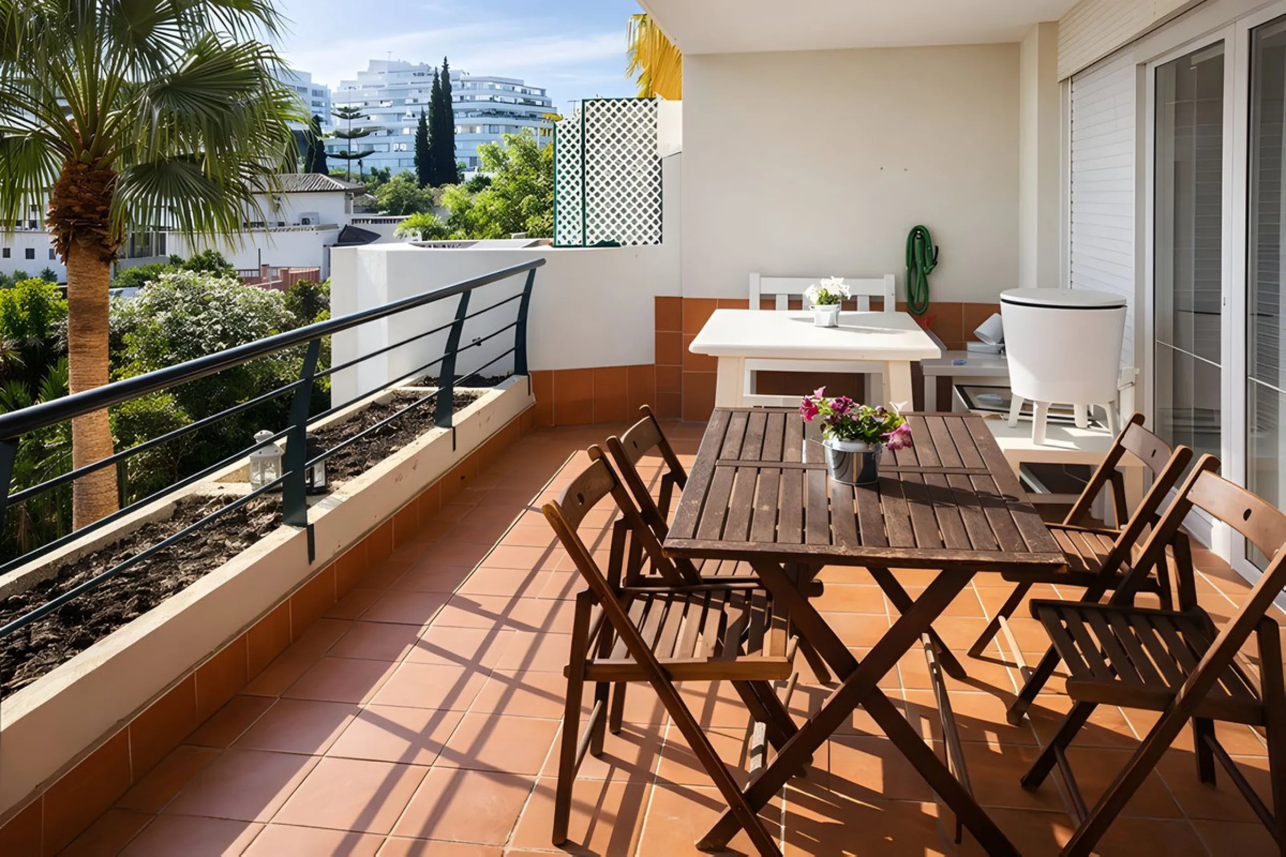 Apartment - Middle Floor Apartment в продаже в Marbella, Málaga. В доме 2 спален и 2 ванных комнат. Площадь дома 114 м²