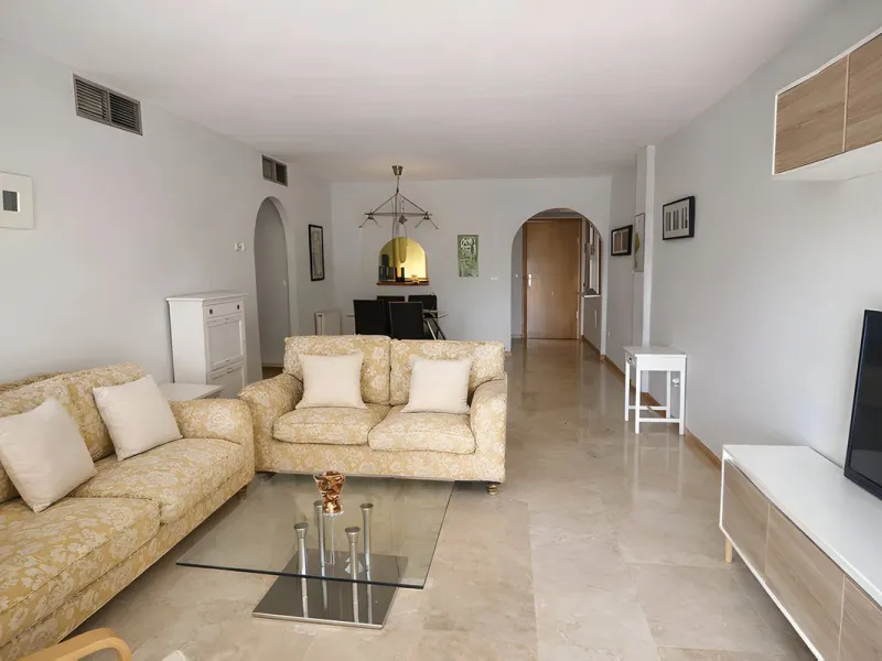 Apartment - Middle Floor Apartment в продаже в Marbella, Málaga. В доме 2 спален и 2 ванных комнат. Площадь дома 114 м²
