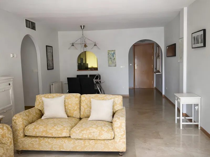 Apartment - Middle Floor Apartment в продаже в Marbella, Málaga. В доме 2 спален и 2 ванных комнат. Площадь дома 114 м²