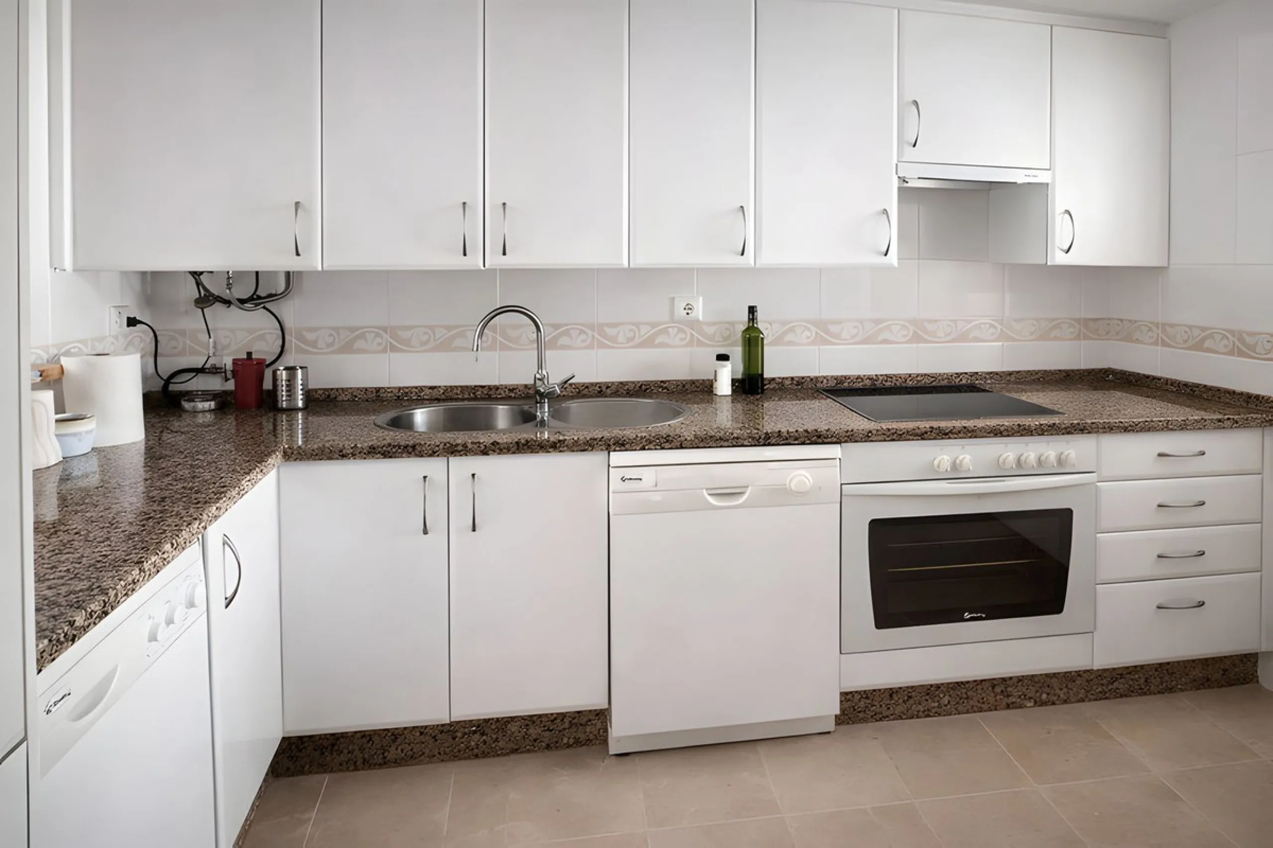 Apartment - Middle Floor Apartment в продаже в Marbella, Málaga. В доме 2 спален и 2 ванных комнат. Площадь дома 114 м²