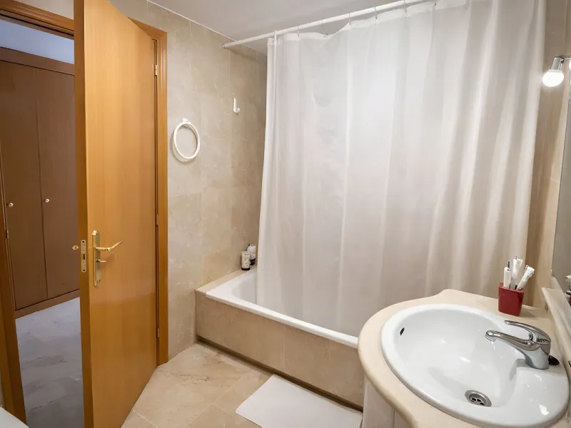 Apartment - Middle Floor Apartment в продаже в Marbella, Málaga. В доме 2 спален и 2 ванных комнат. Площадь дома 114 м²