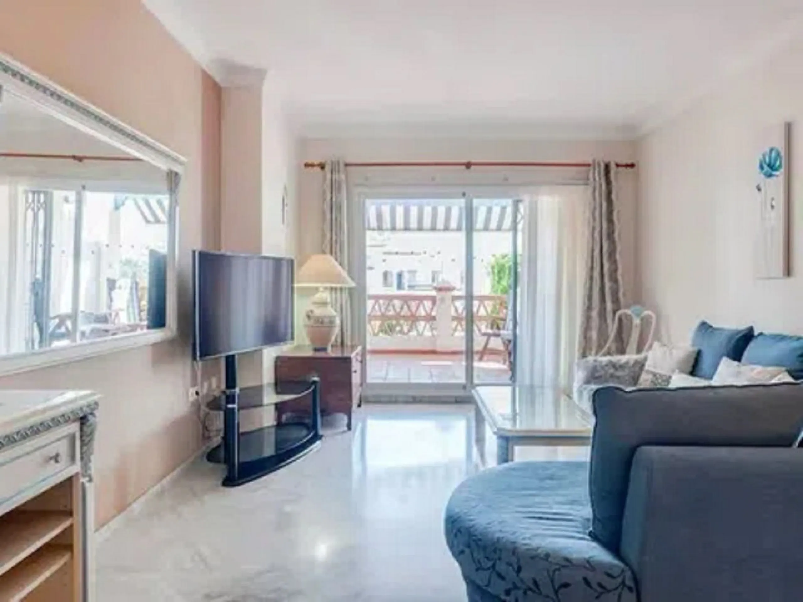 Apartment - Ground Floor Apartment в продаже в Mijas, Málaga. В доме 2 спален и 2 ванных комнат. Площадь дома 120 м²