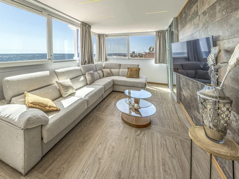Apartment - Penthouse в продаже в Estepona, Málaga. В доме 2 спален и 2 ванных комнат. Площадь дома 203 м²