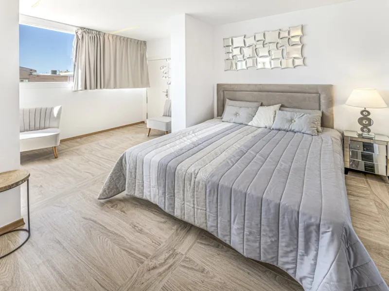 Apartment - Penthouse в продаже в Estepona, Málaga. В доме 2 спален и 2 ванных комнат. Площадь дома 203 м²