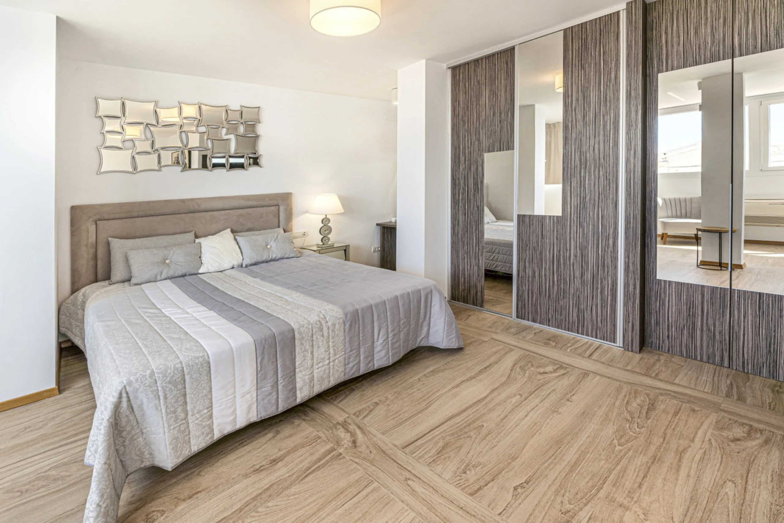 Apartment - Penthouse в продаже в Estepona, Málaga. В доме 2 спален и 2 ванных комнат. Площадь дома 203 м²