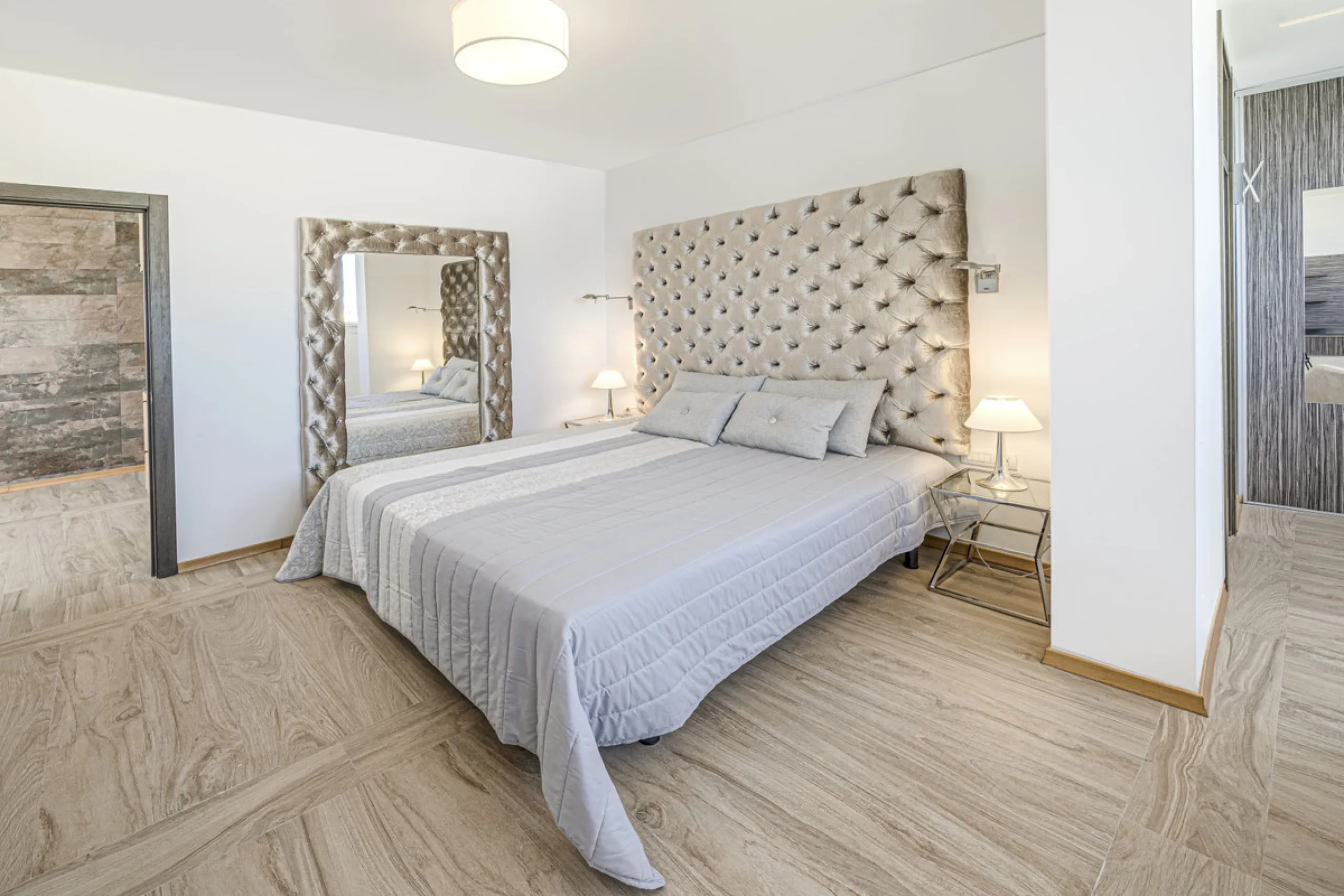 Apartment - Penthouse в продаже в Estepona, Málaga. В доме 2 спален и 2 ванных комнат. Площадь дома 203 м²