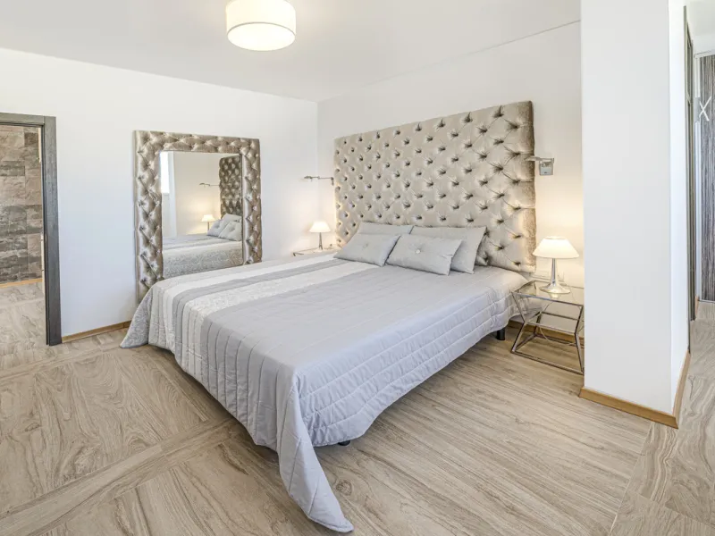 Apartment - Penthouse в продаже в Estepona, Málaga. В доме 2 спален и 2 ванных комнат. Площадь дома 203 м²