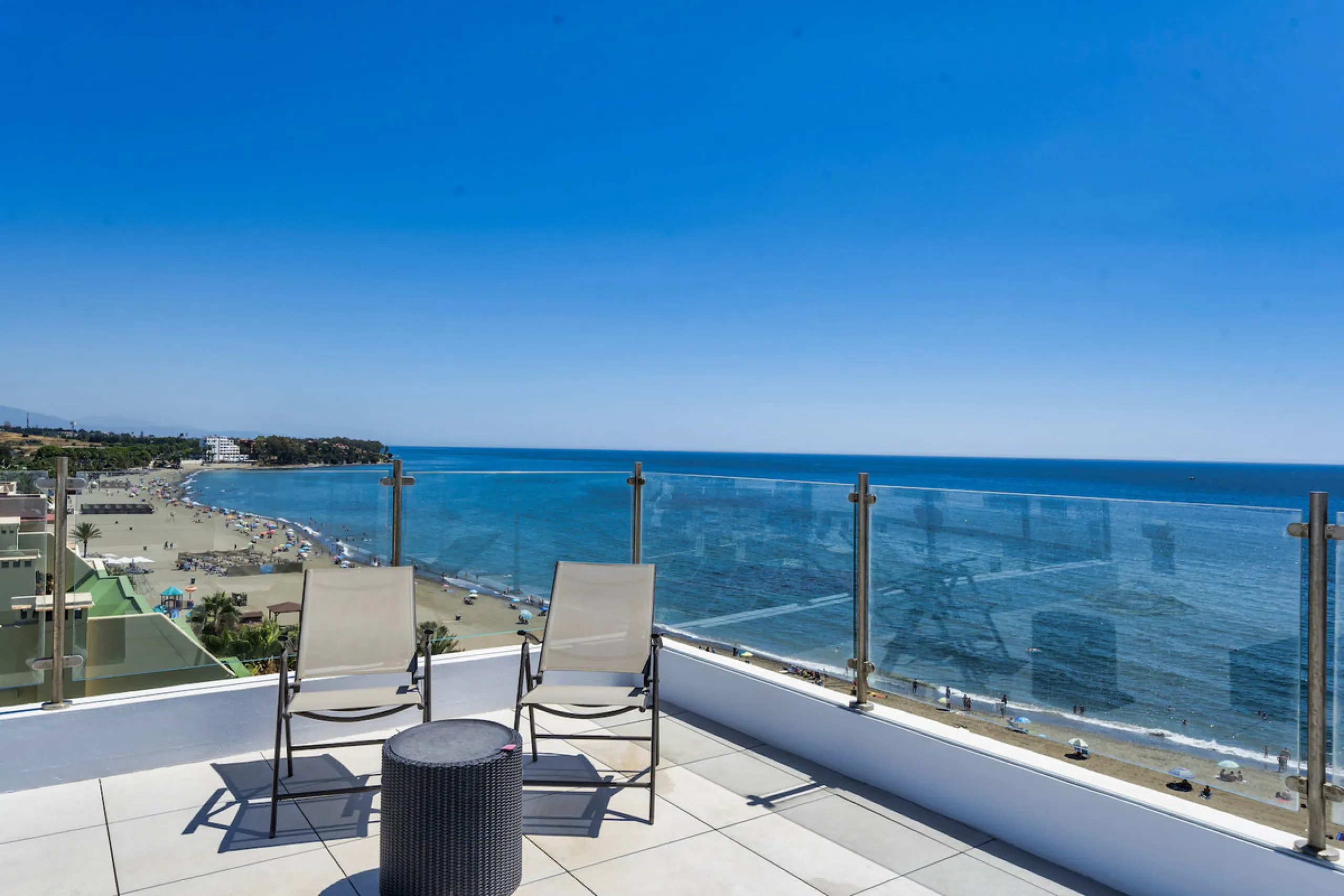 Apartment - Penthouse в продаже в Estepona, Málaga. В доме 2 спален и 2 ванных комнат. Площадь дома 203 м²