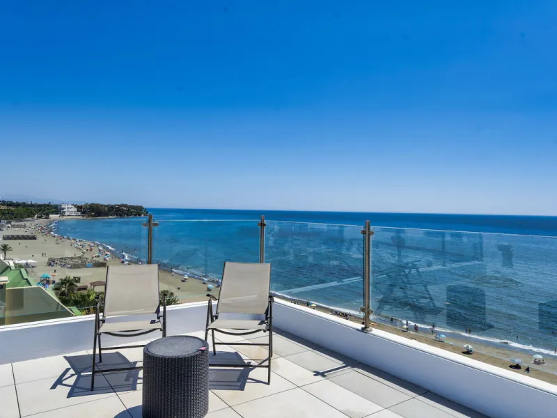 Apartment - Penthouse в продаже в Estepona, Málaga. В доме 2 спален и 2 ванных комнат. Площадь дома 203 м²